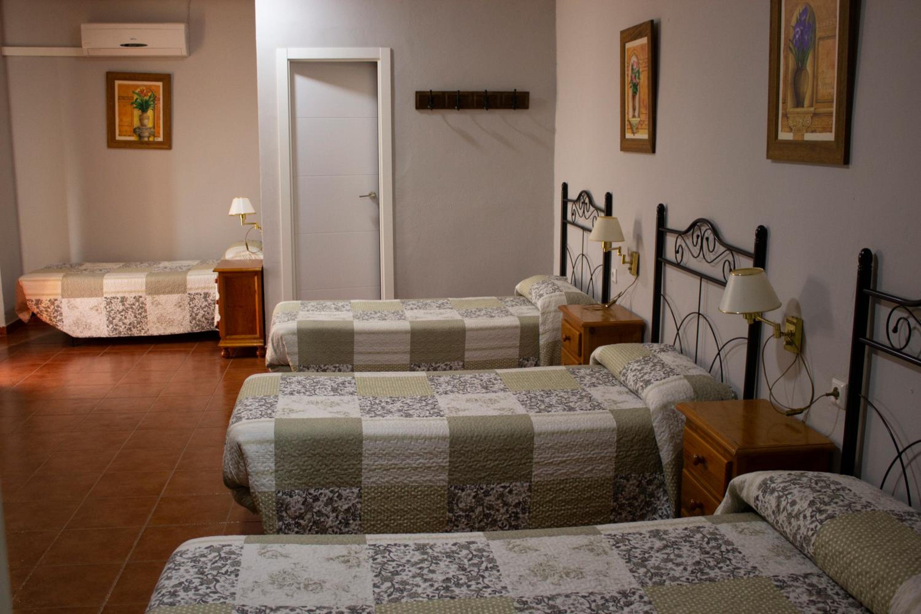 Habitación Cuádruple con Baño Privado