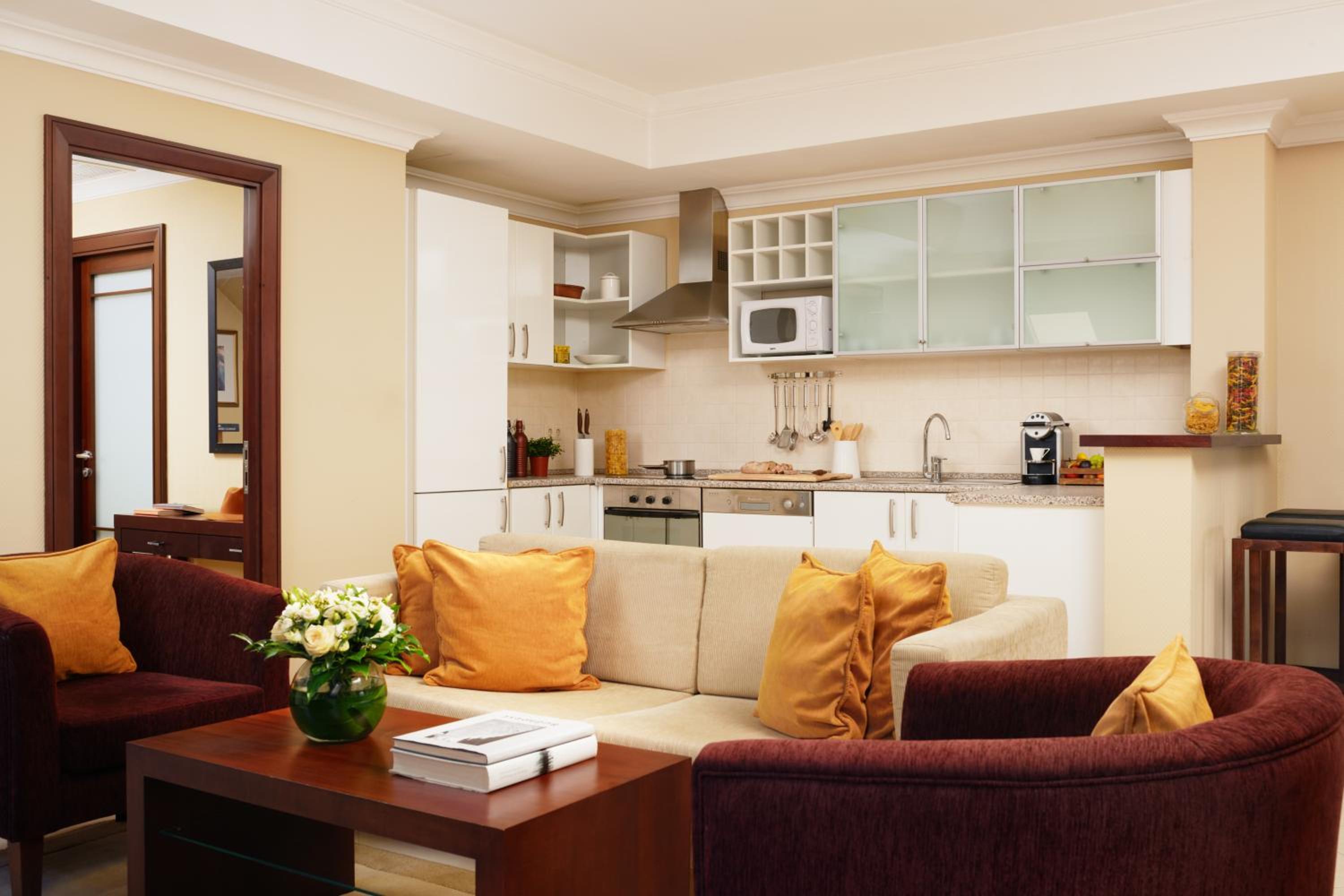 Deluxe Residence with Royal Spa Access thumbnail 6