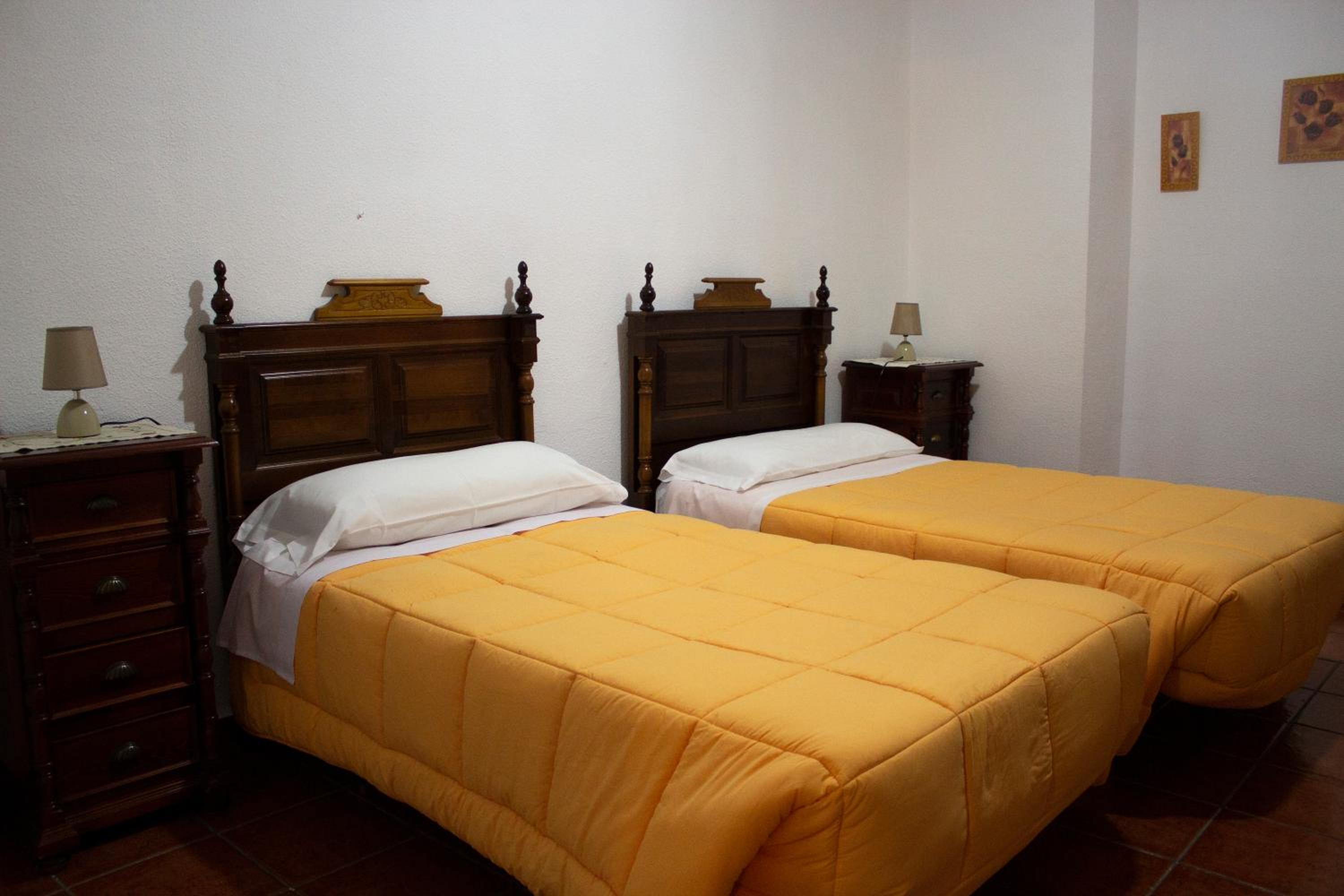 Quadruple Room with Private Bathroom photo 2