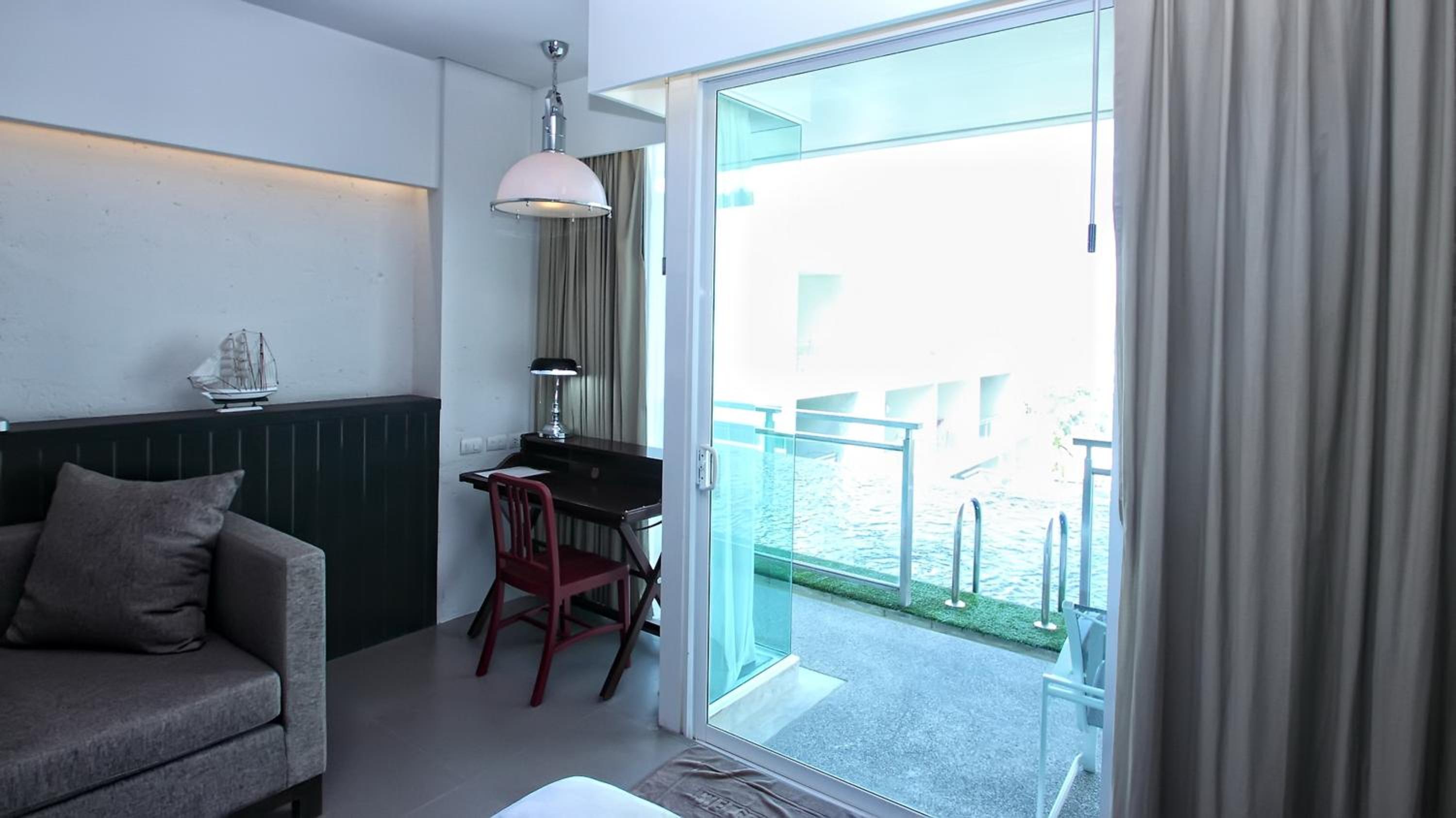 Grand Pool Access Double Room photo 1
