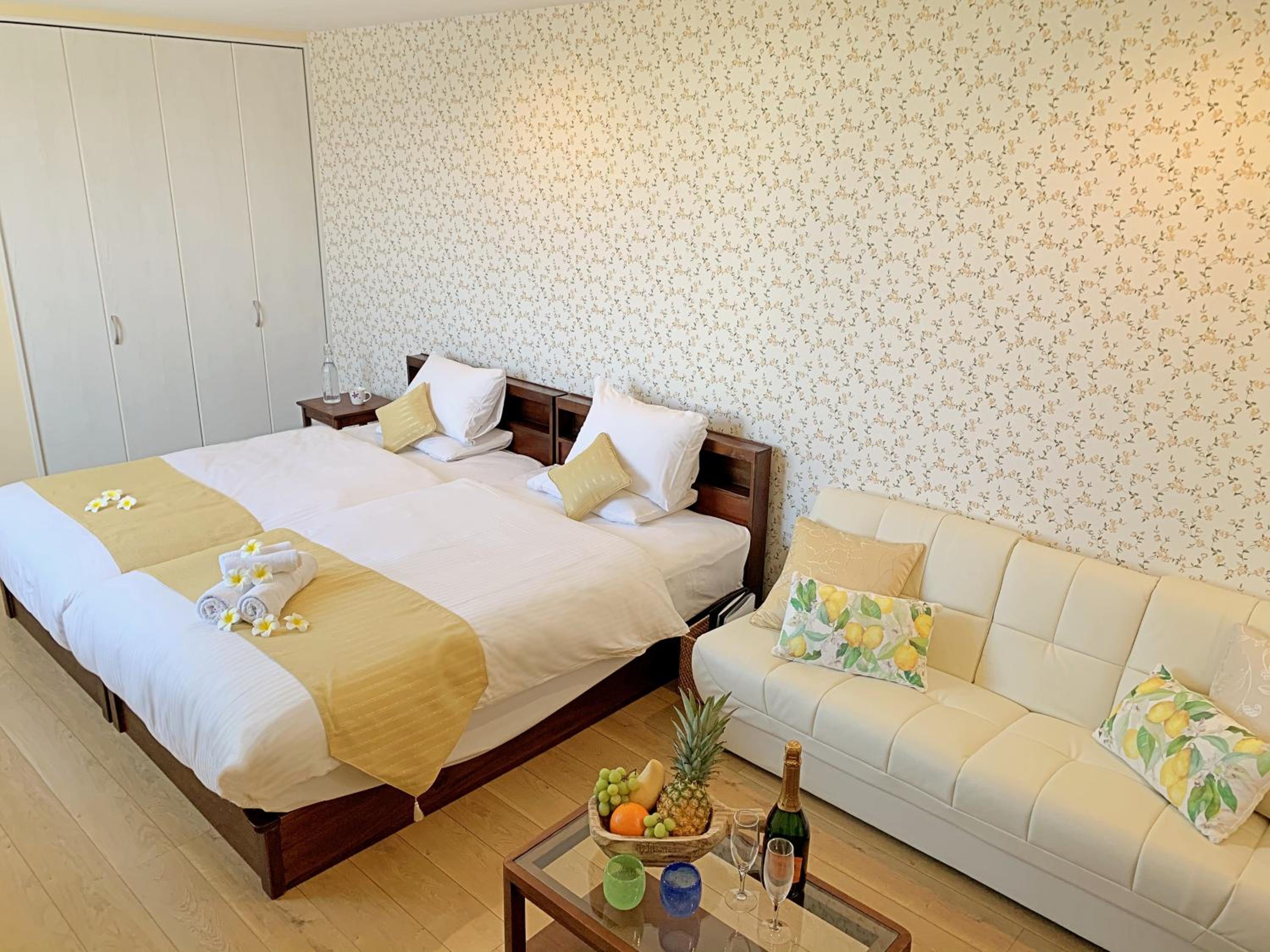 Twin Room with Extra Bed - Photo 10