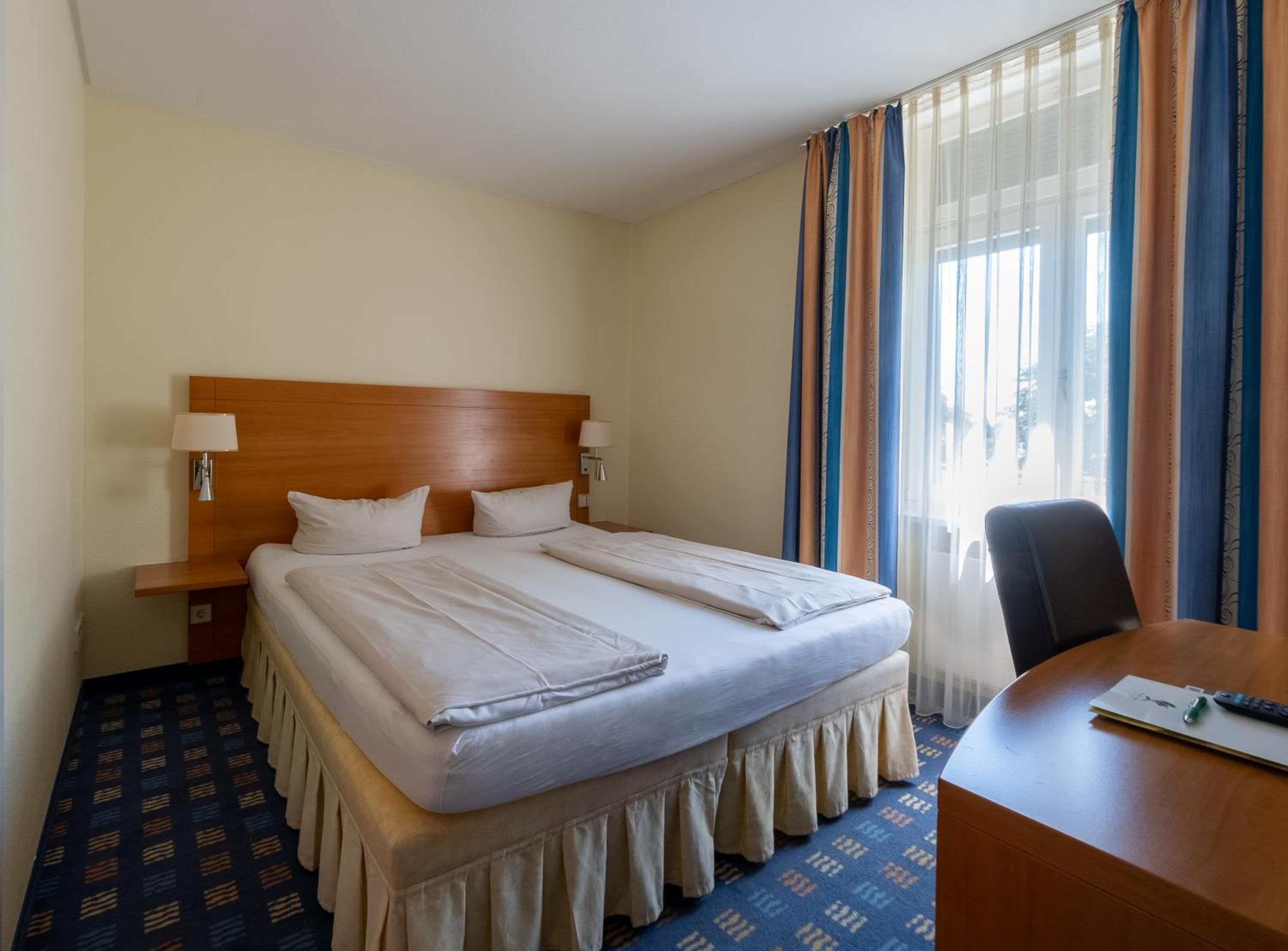 Standard Double Room - Photo 7