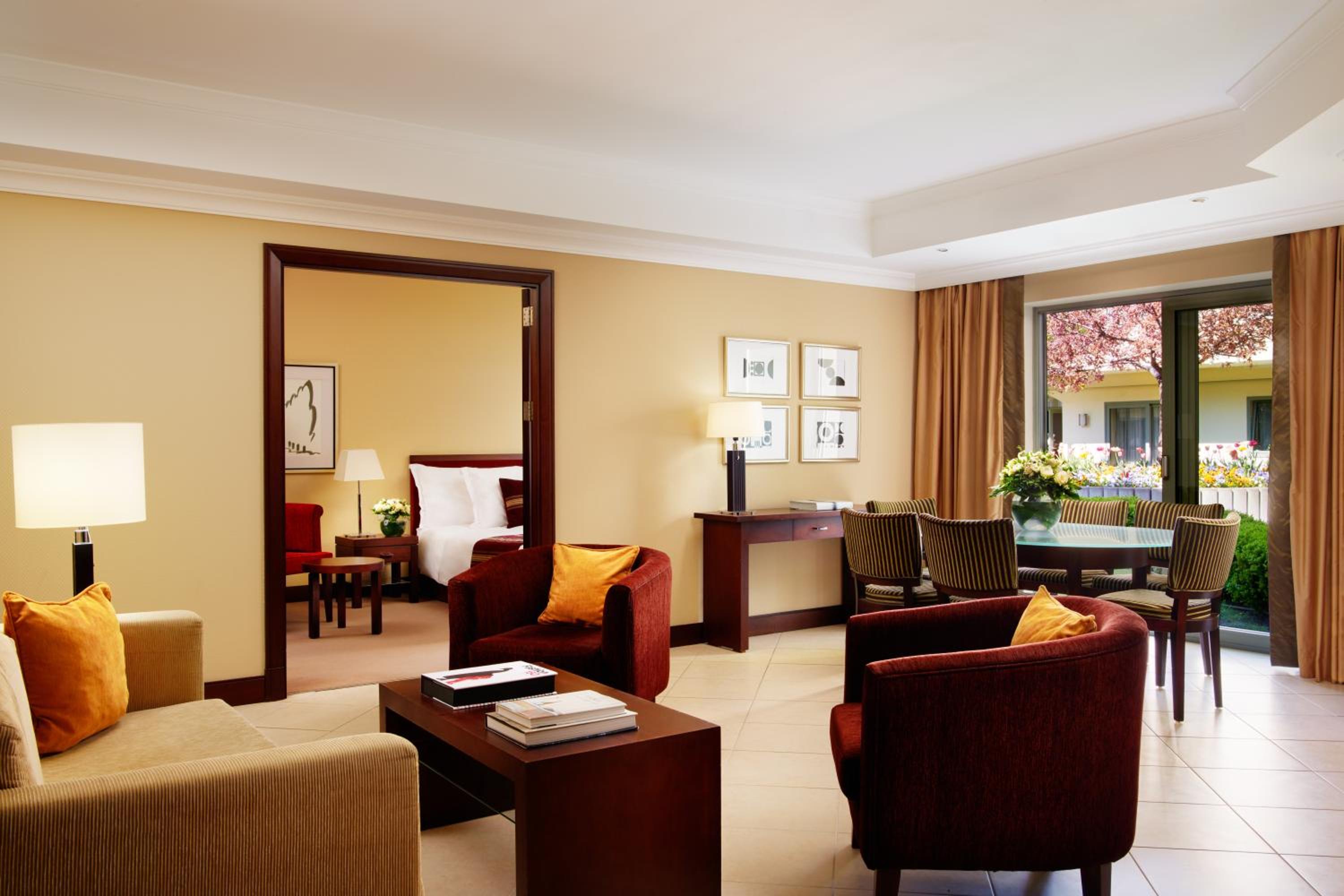 Deluxe Residence with Royal Spa Access
