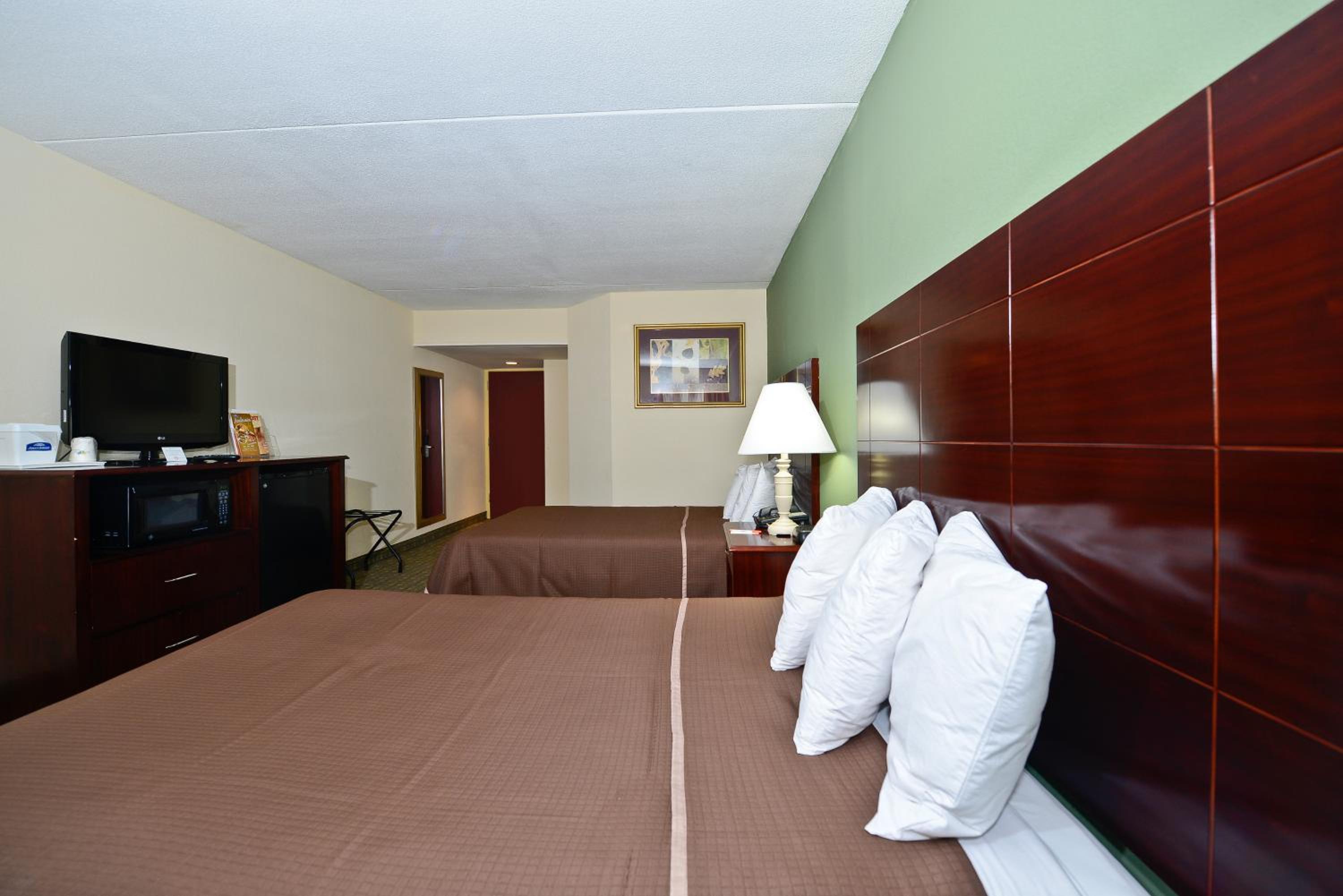 Double Room with Two Double Beds - Mobility Access/Non-Smoking - Photo 1