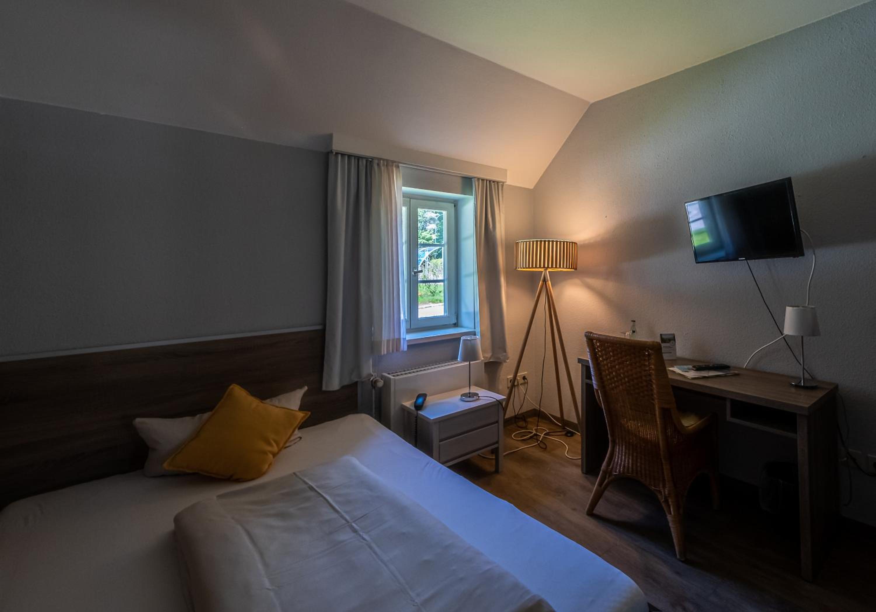 Standard Double Room - Photo 5