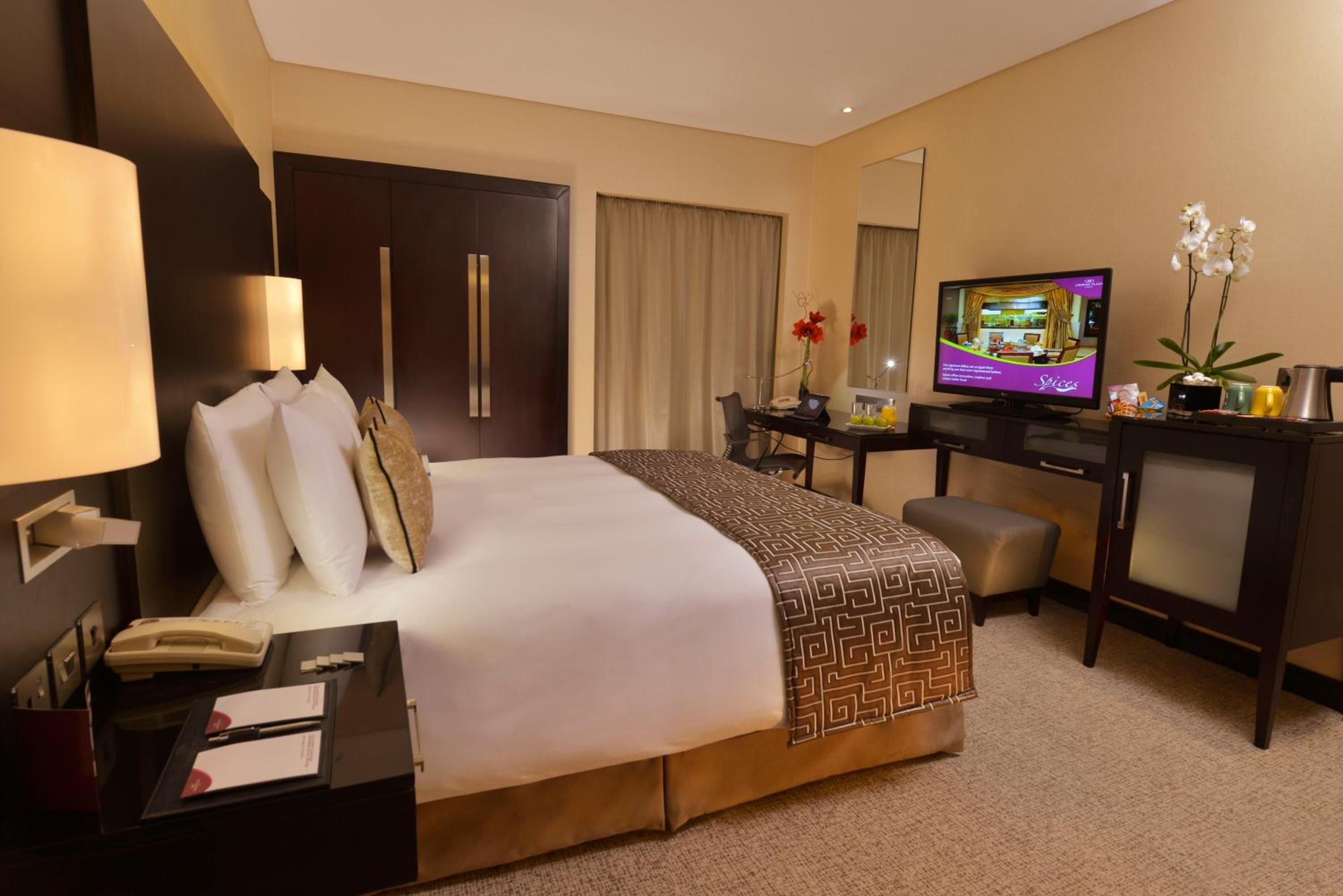 One-Bedroom King Suite - Smoking