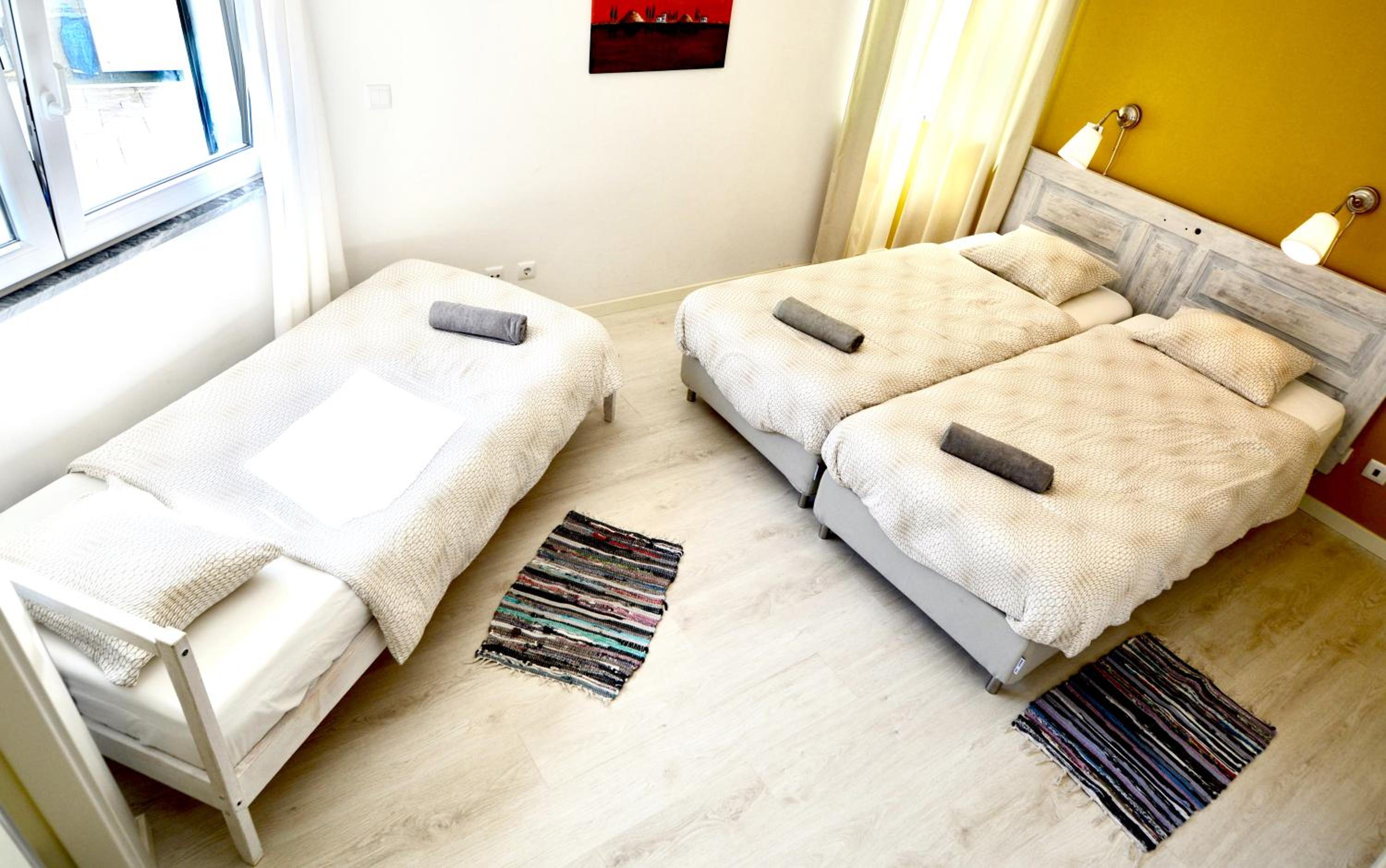 Suite (2-3 Adults)