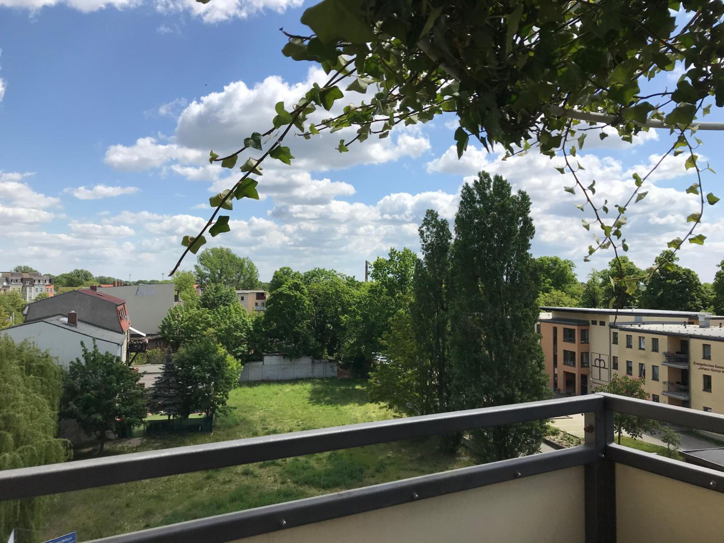 Apartment with Balcony - Photo 7