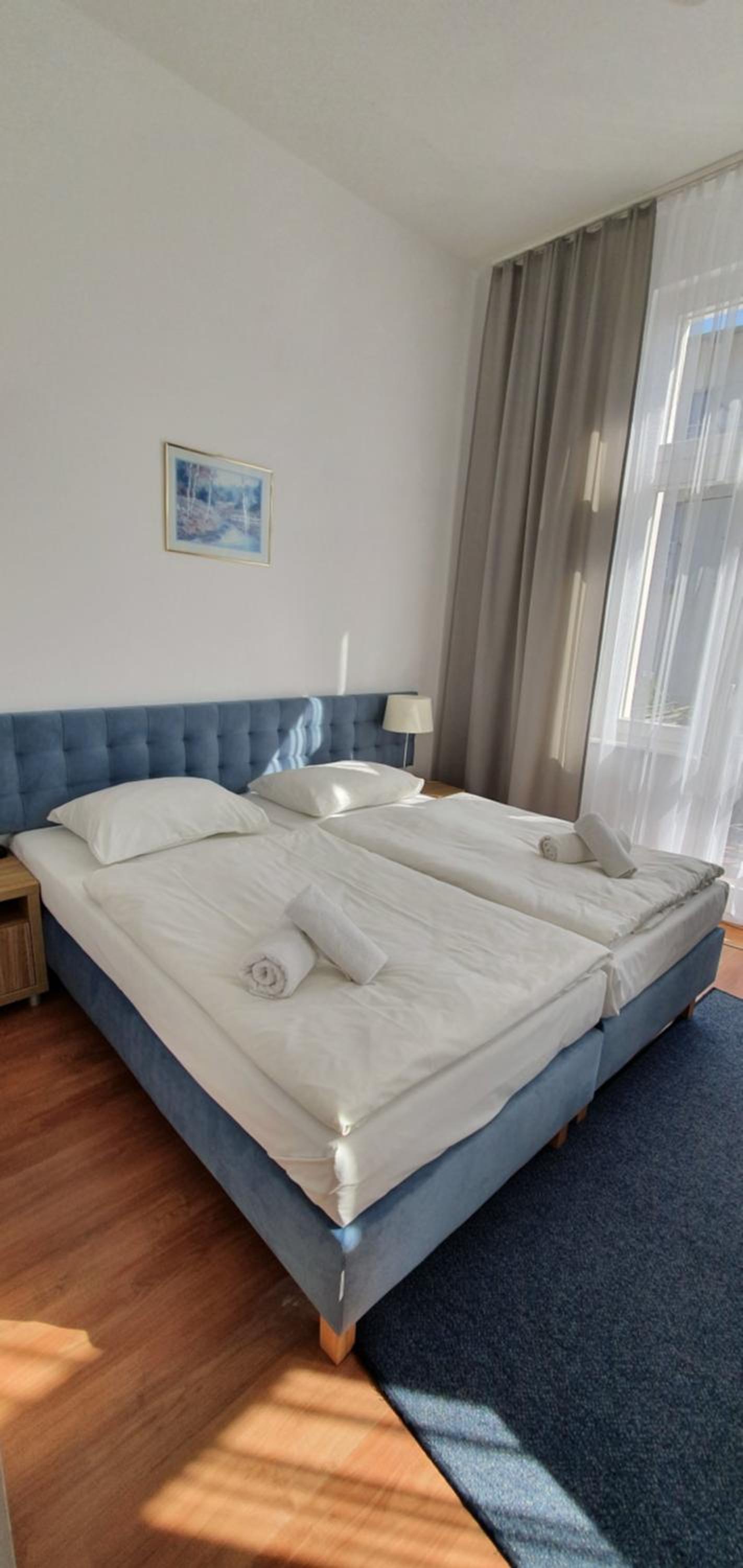 Quadruple Room with Bath photo 2