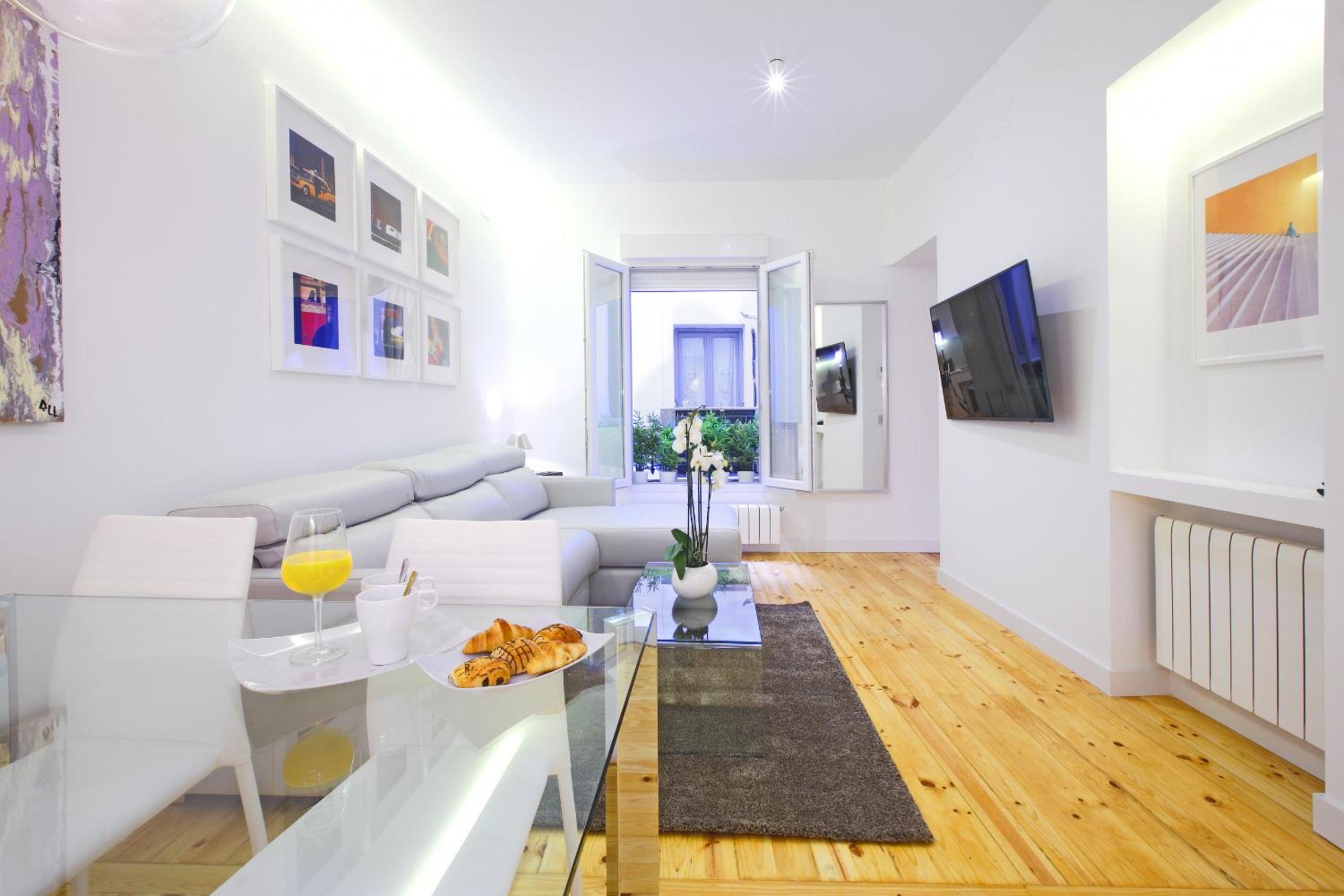 Deluxe Apartment