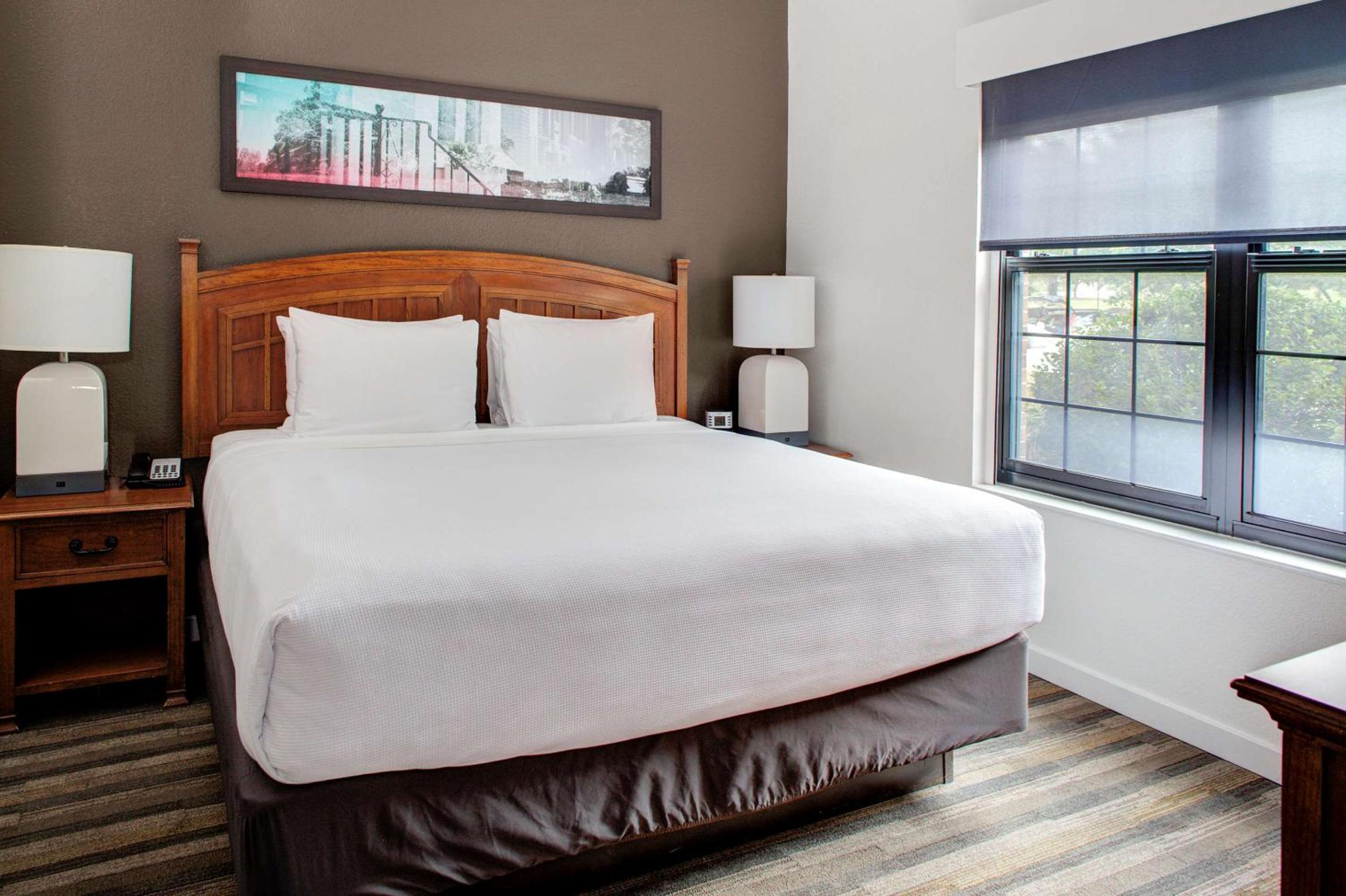 Queen Suite With Shower - Disability Access