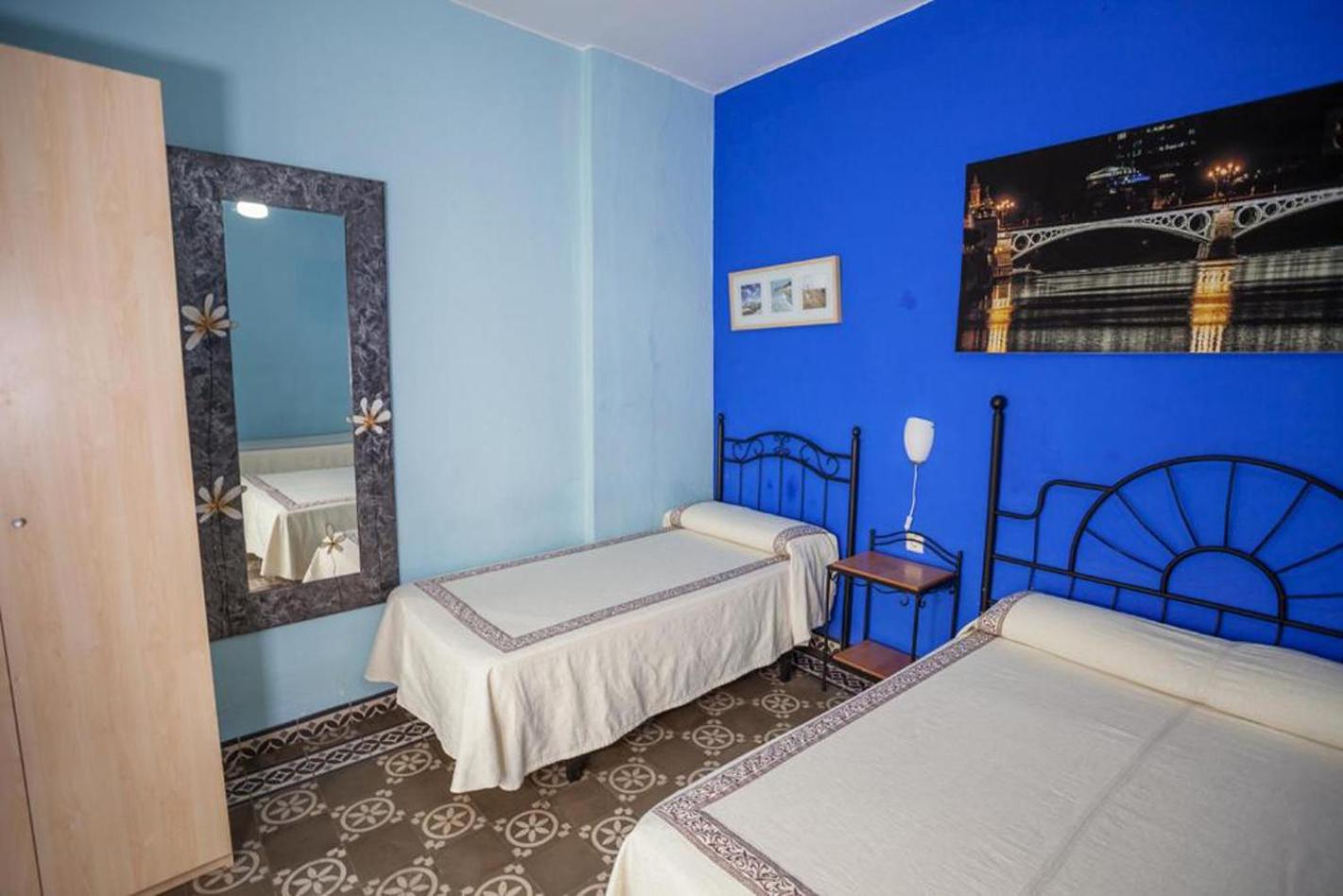 Habitación Cuádruple con Baño Privado