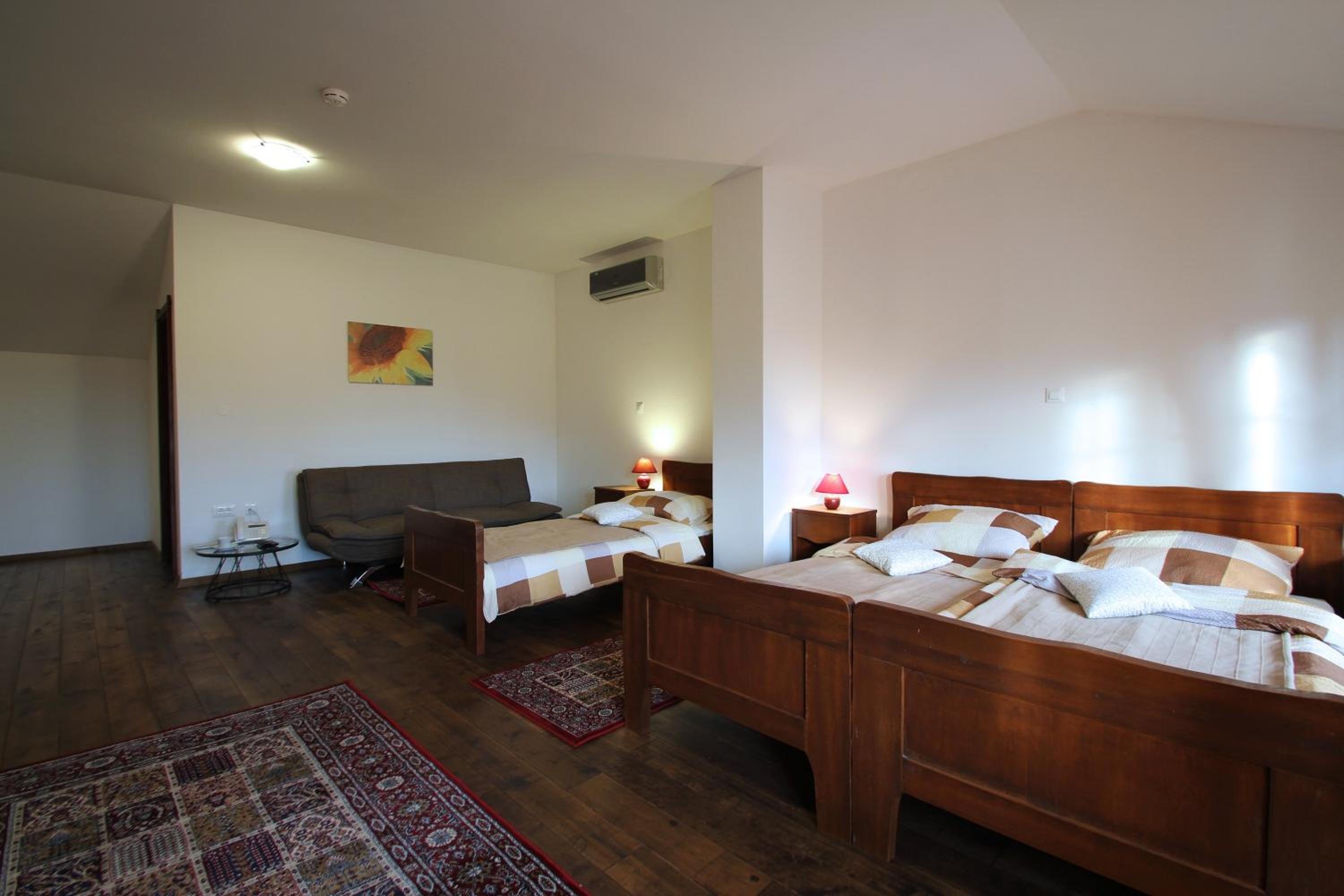 Deluxe Triple Room - Photo 4