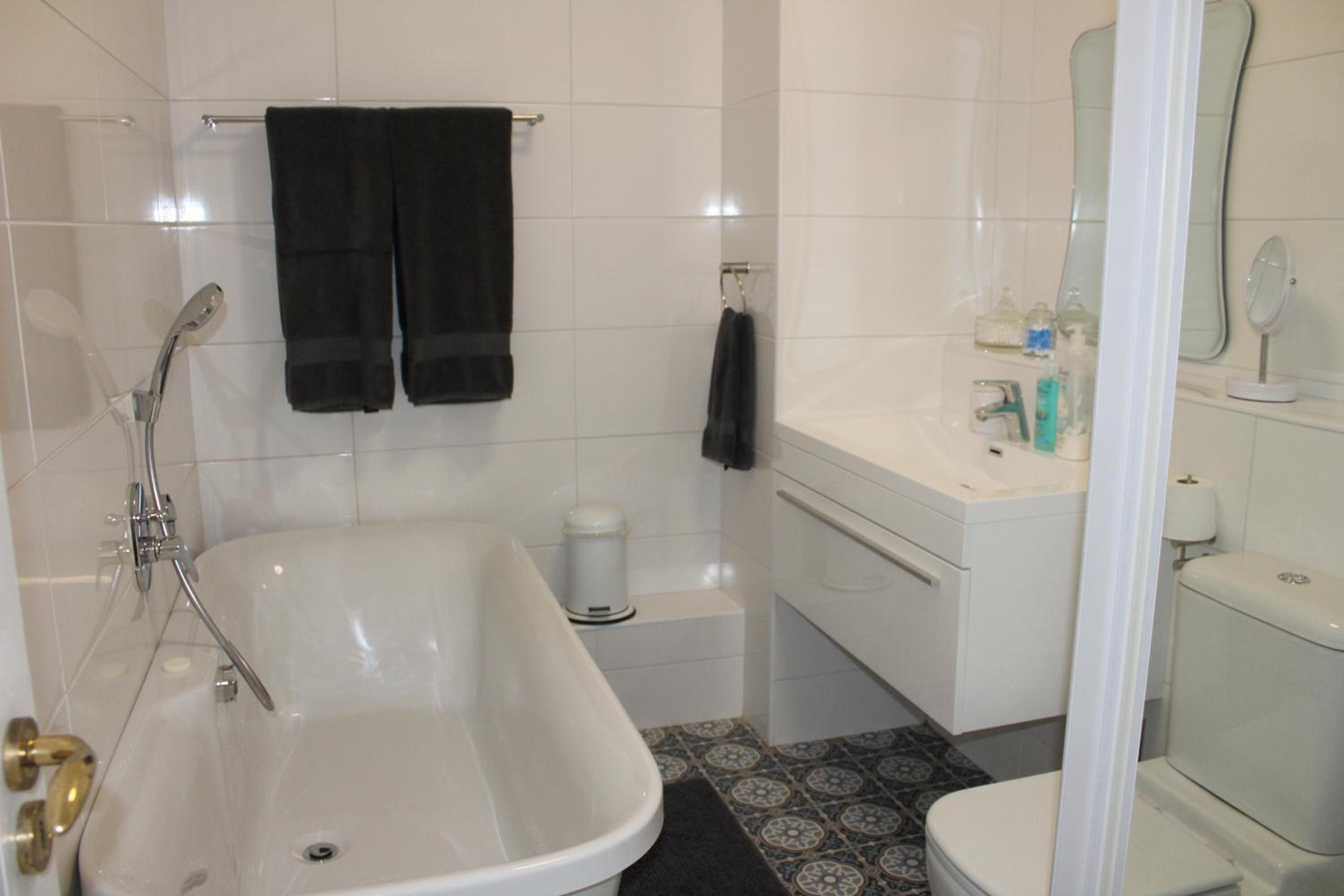 One-Bedroom Apartment - Photo 47