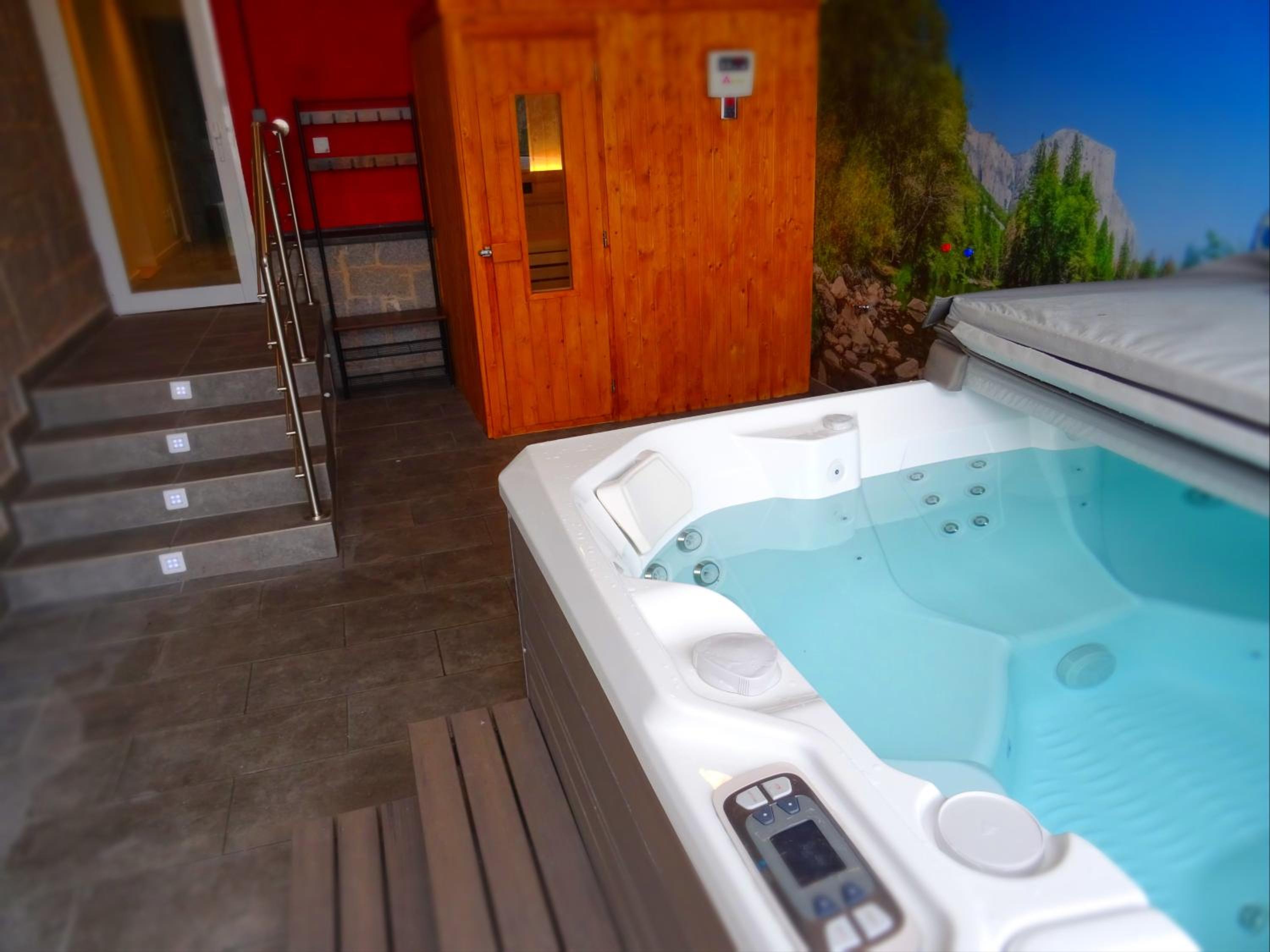 Suite with Mountain View - Photo 15