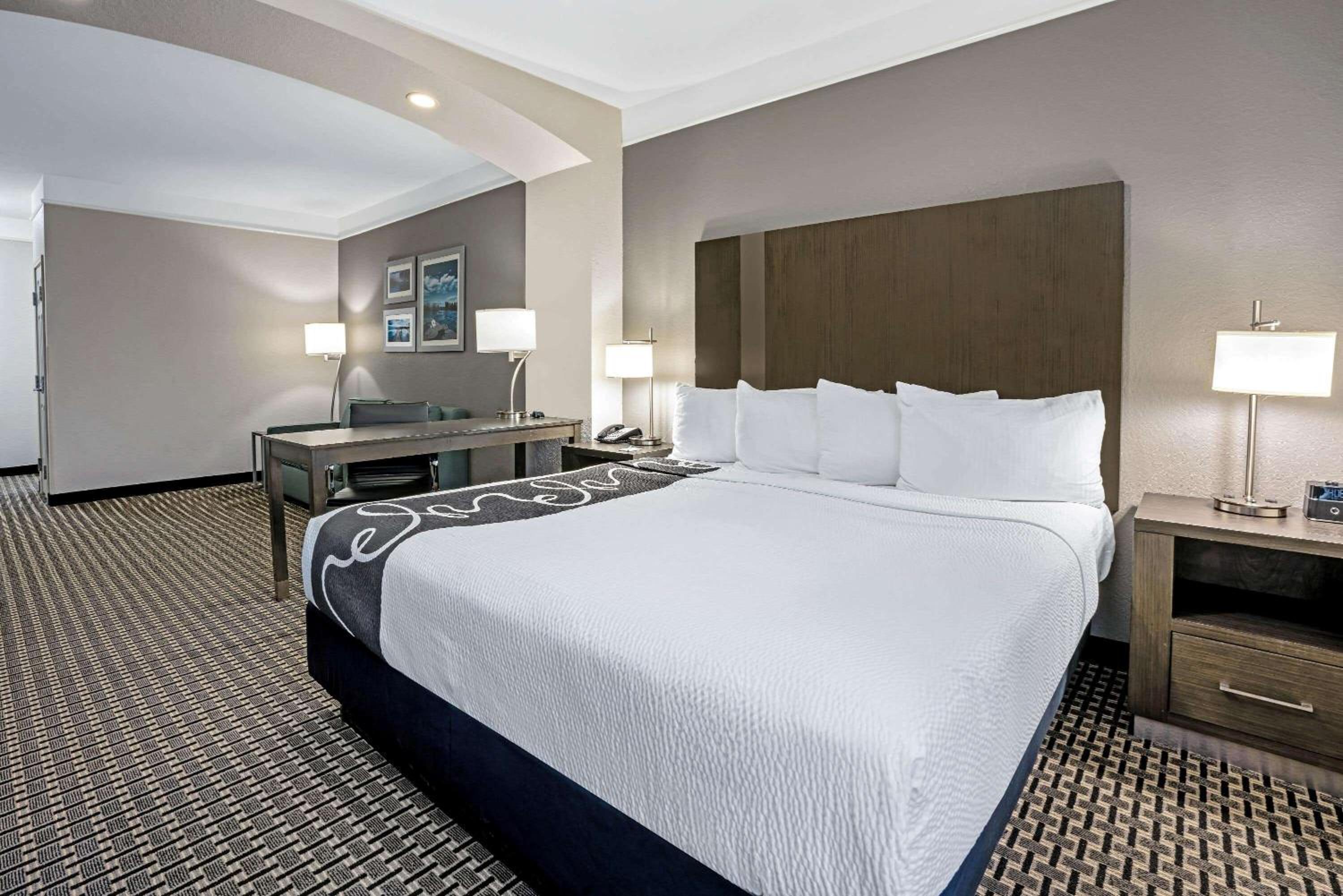 Executive King Room - Photo 1