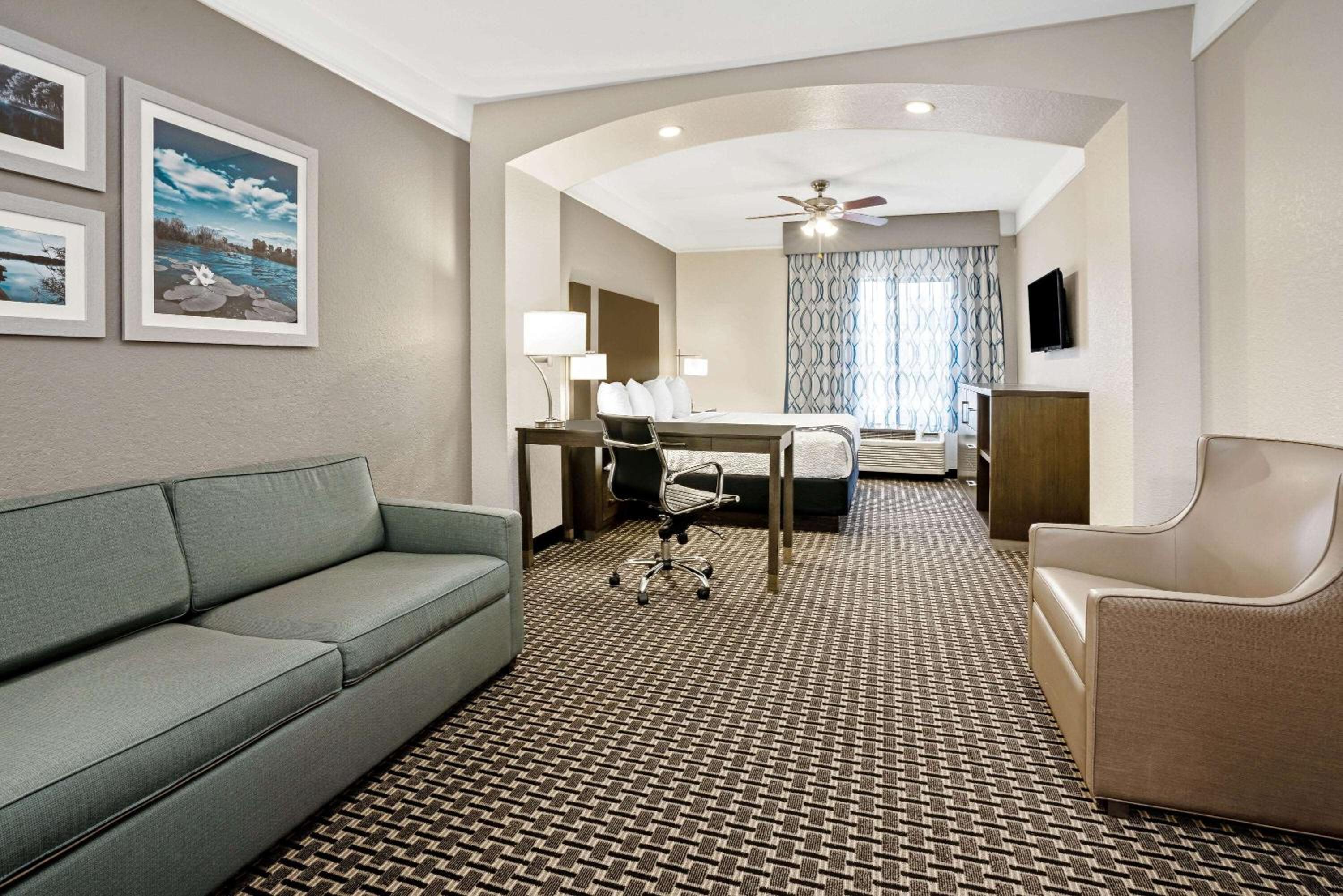 Executive King Room - Photo 2
