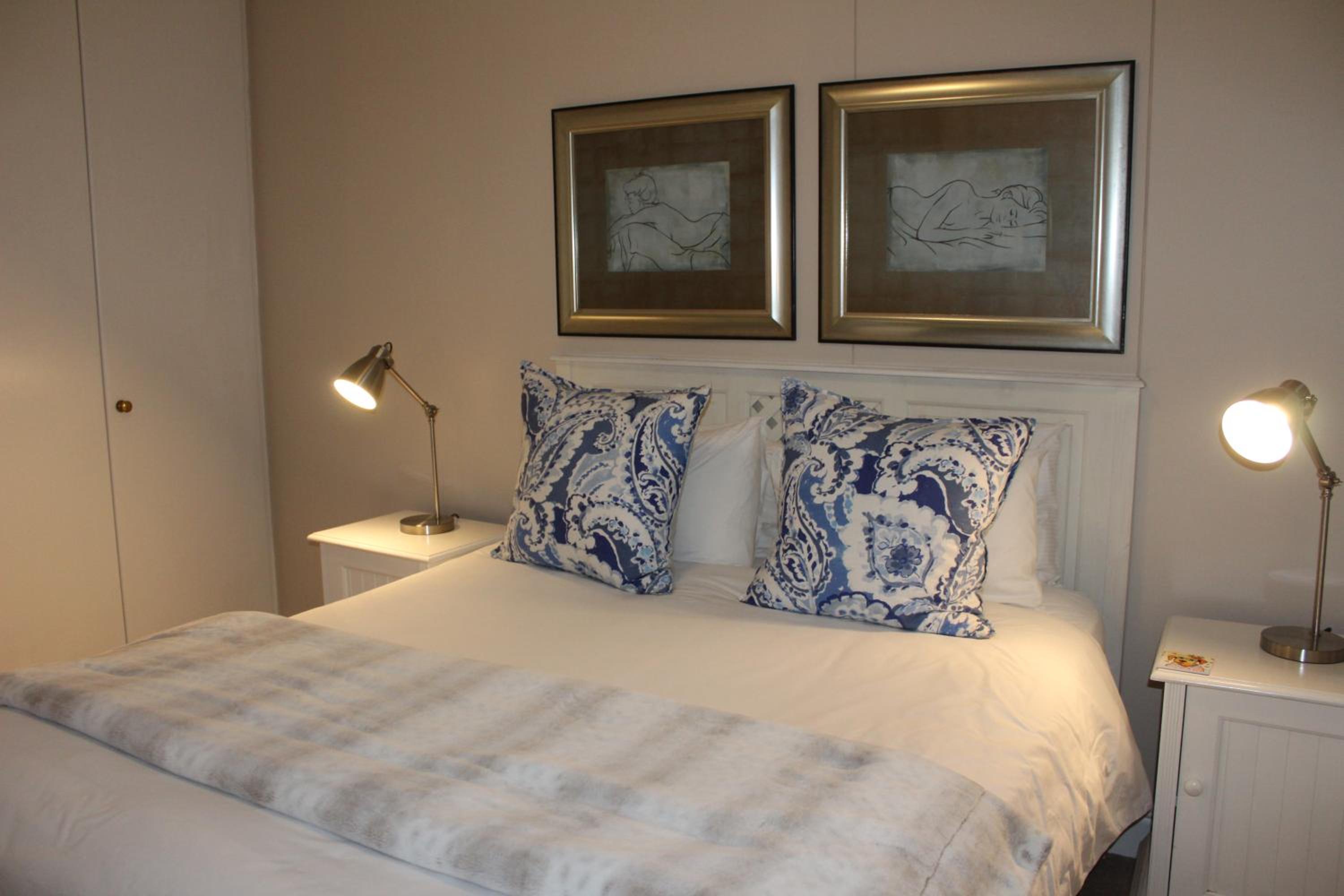 Two-Bedroom Apartment - Photo 30