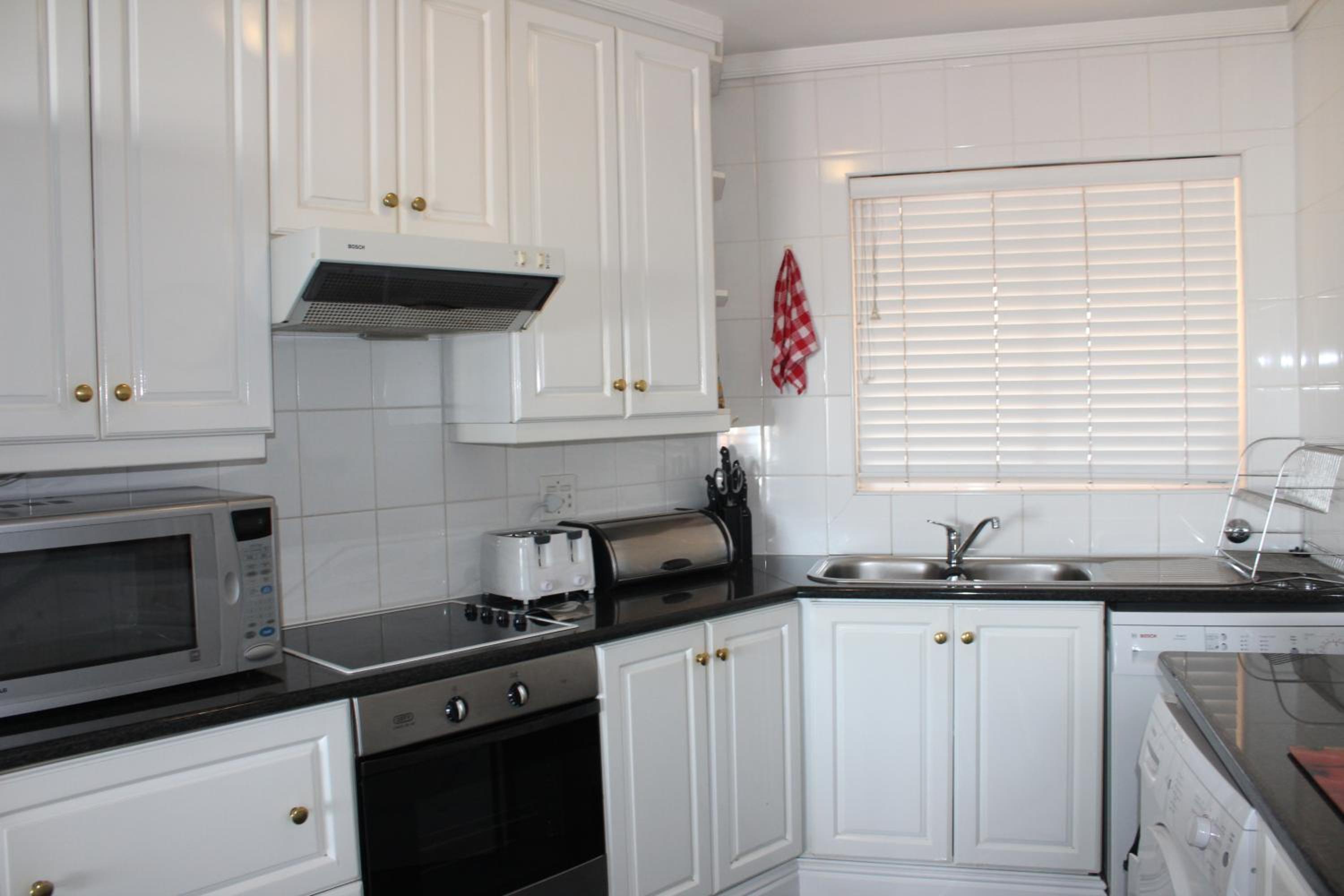 Two-Bedroom Apartment - Photo 2