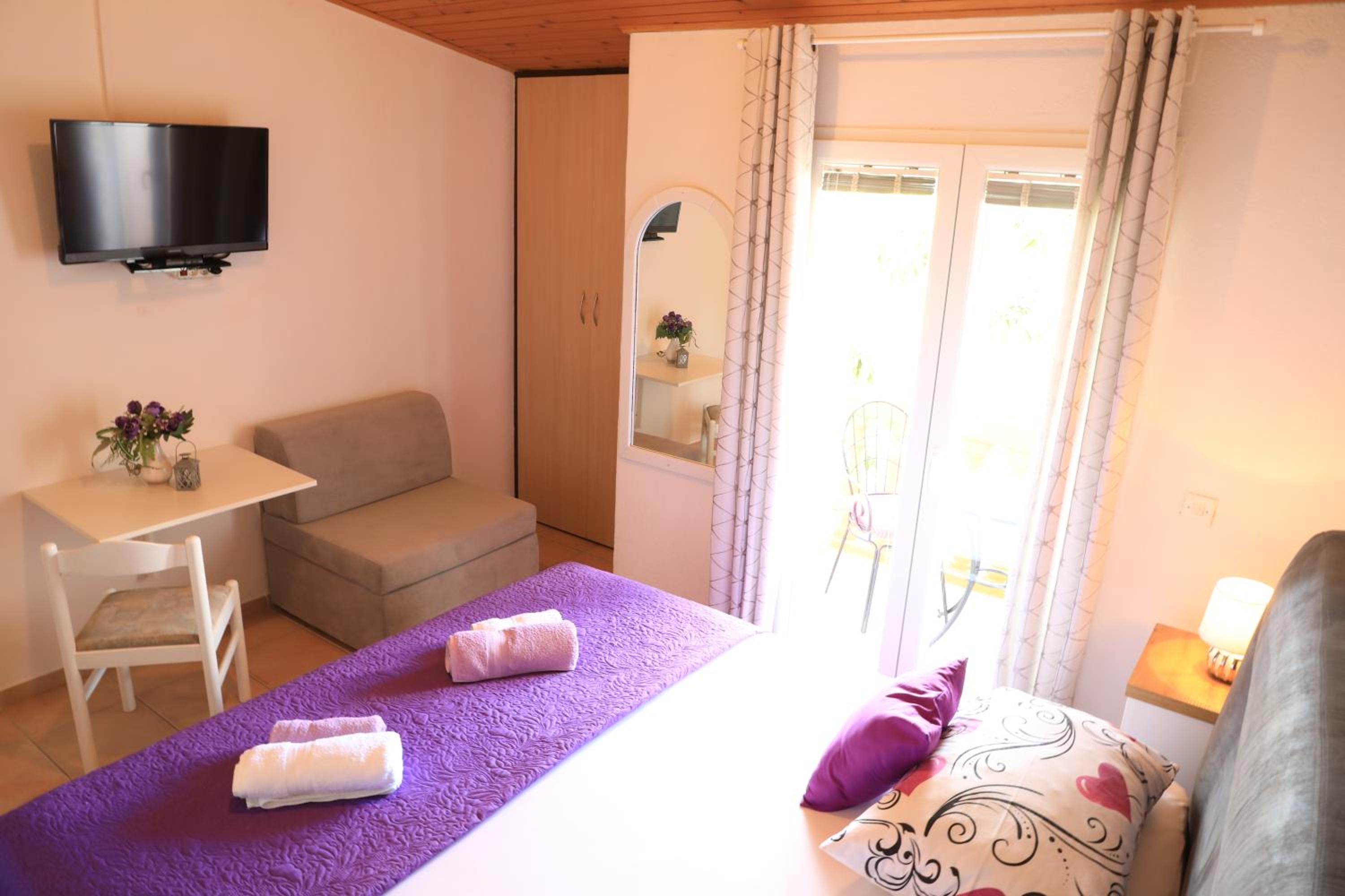 Deluxe King Room photo 3