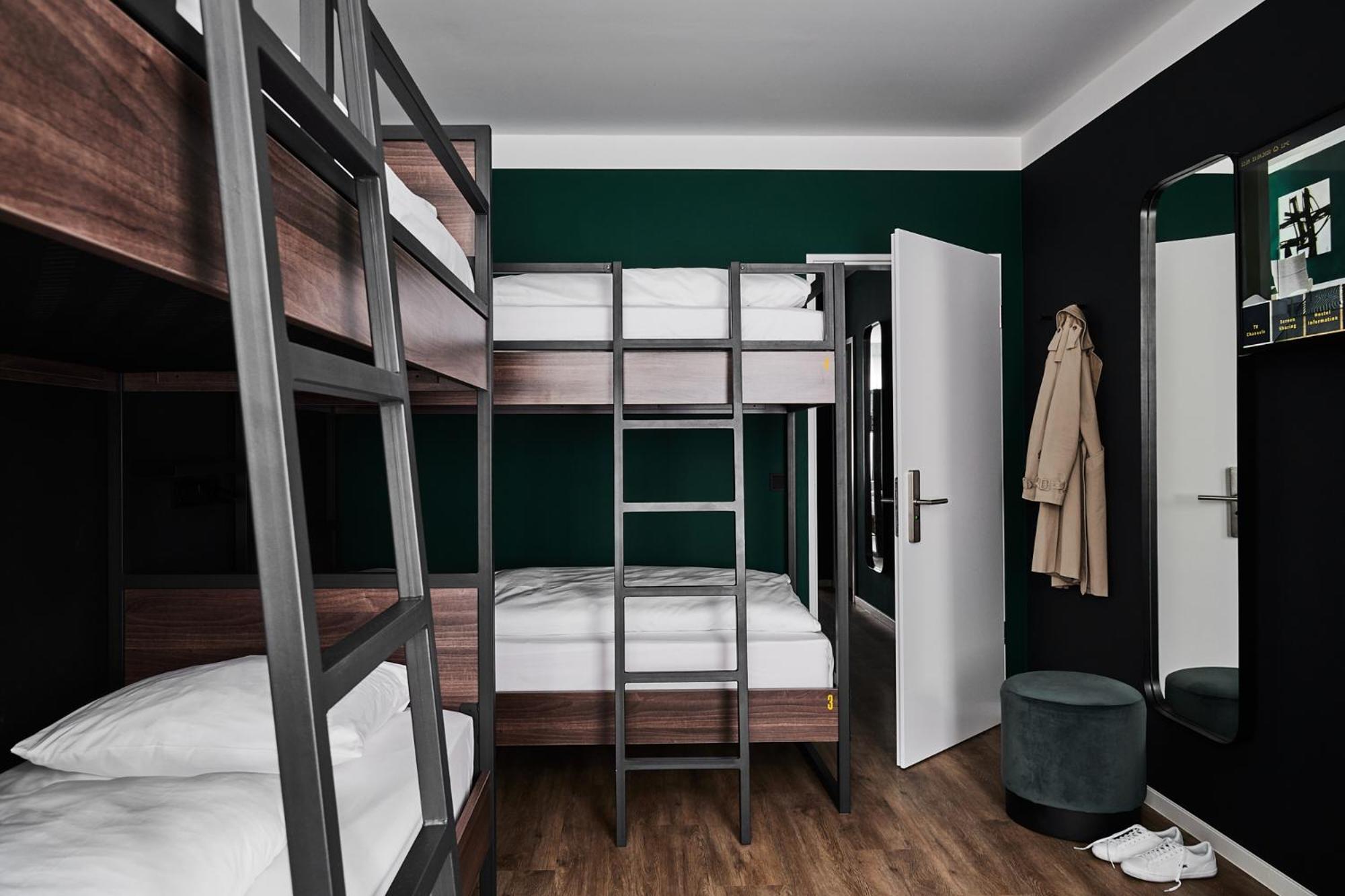 Quadruple Room - Photo 4