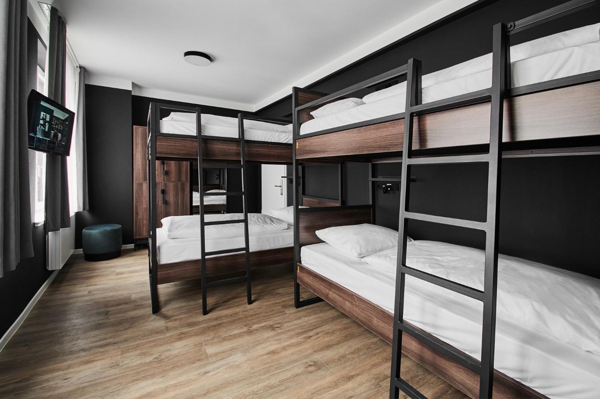 Quadruple Room - Photo 2