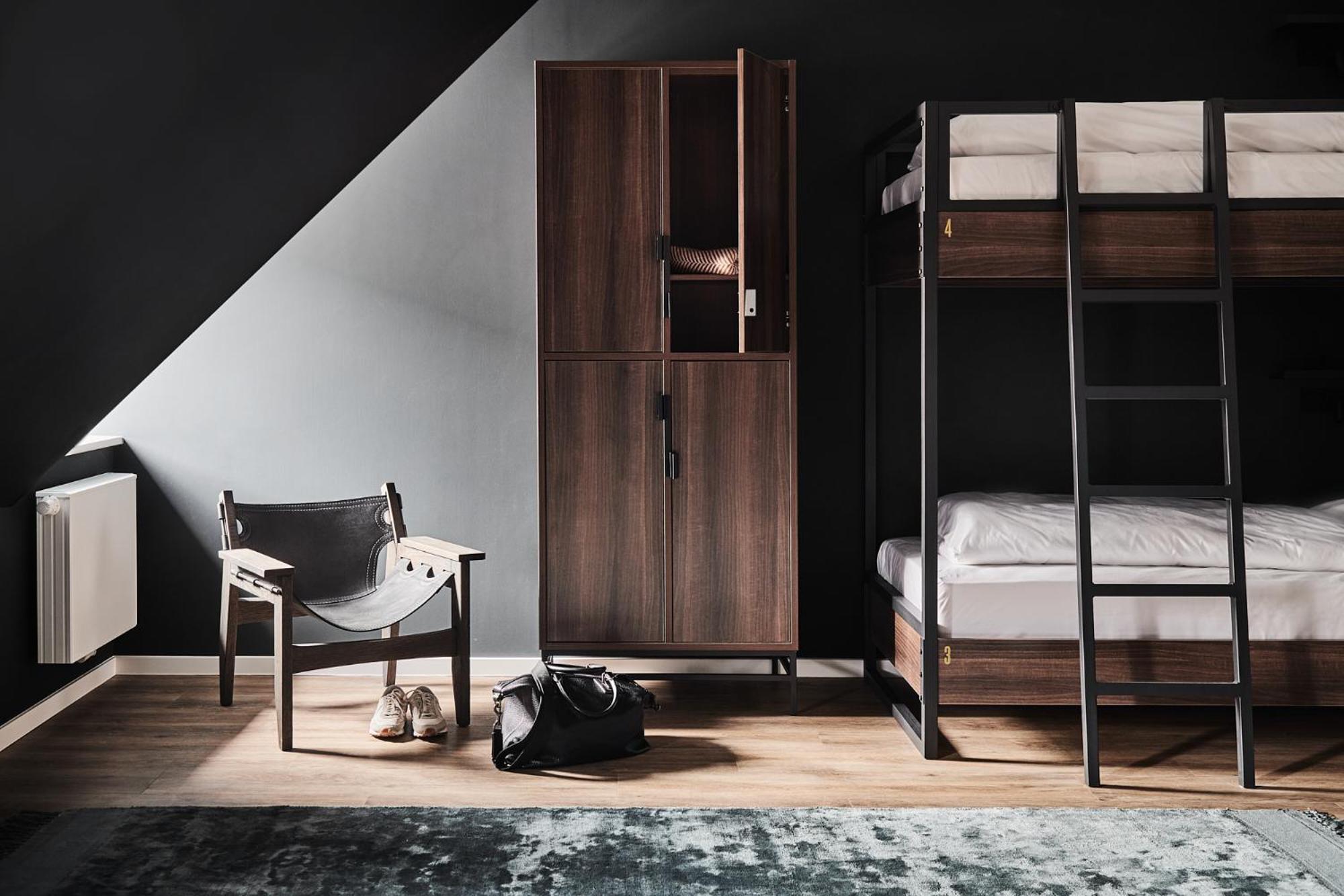 6-Bed Room - Photo 7