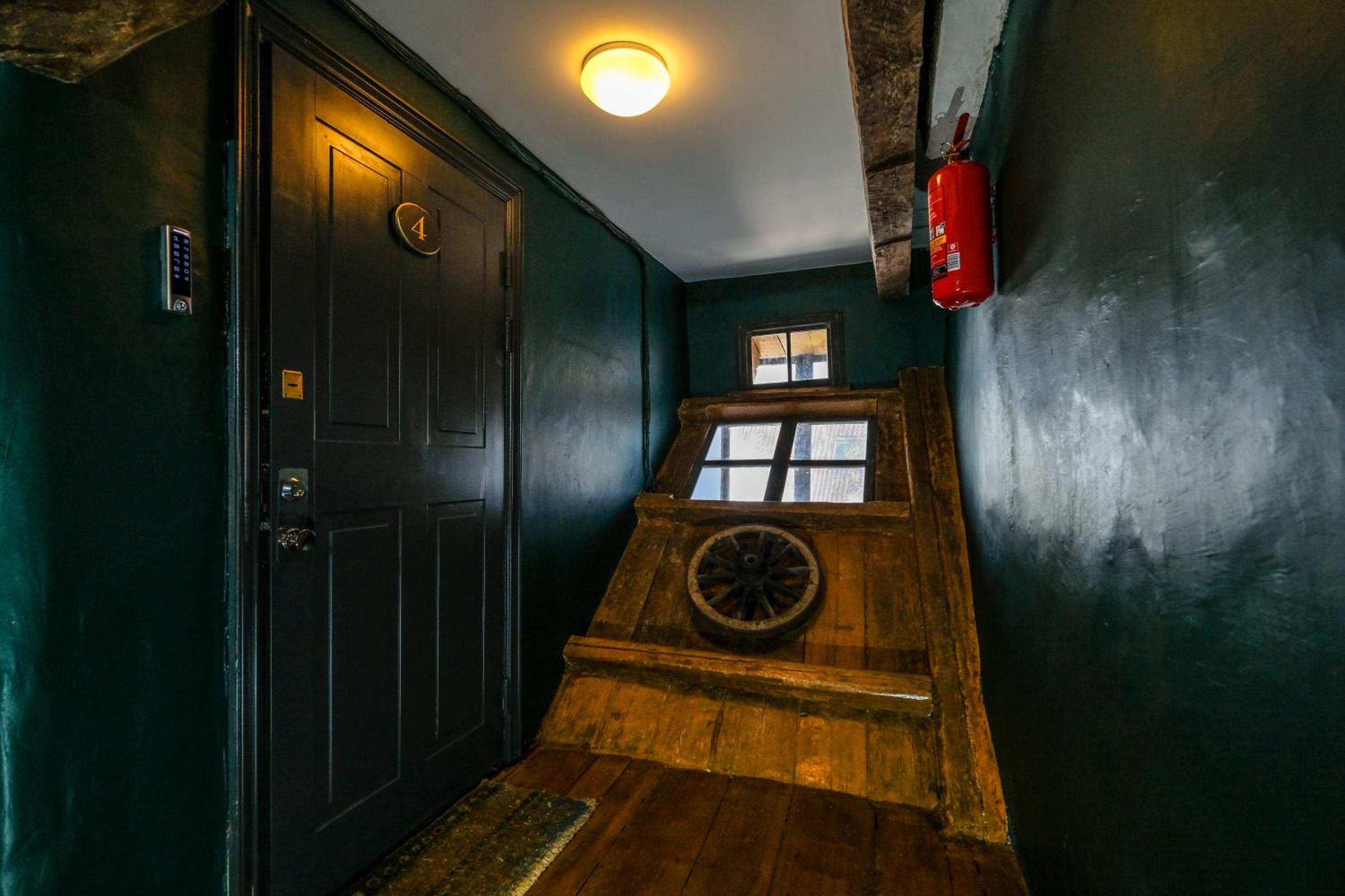 4, Blacksmith’s Attic Small - Sauna 8 photo 3