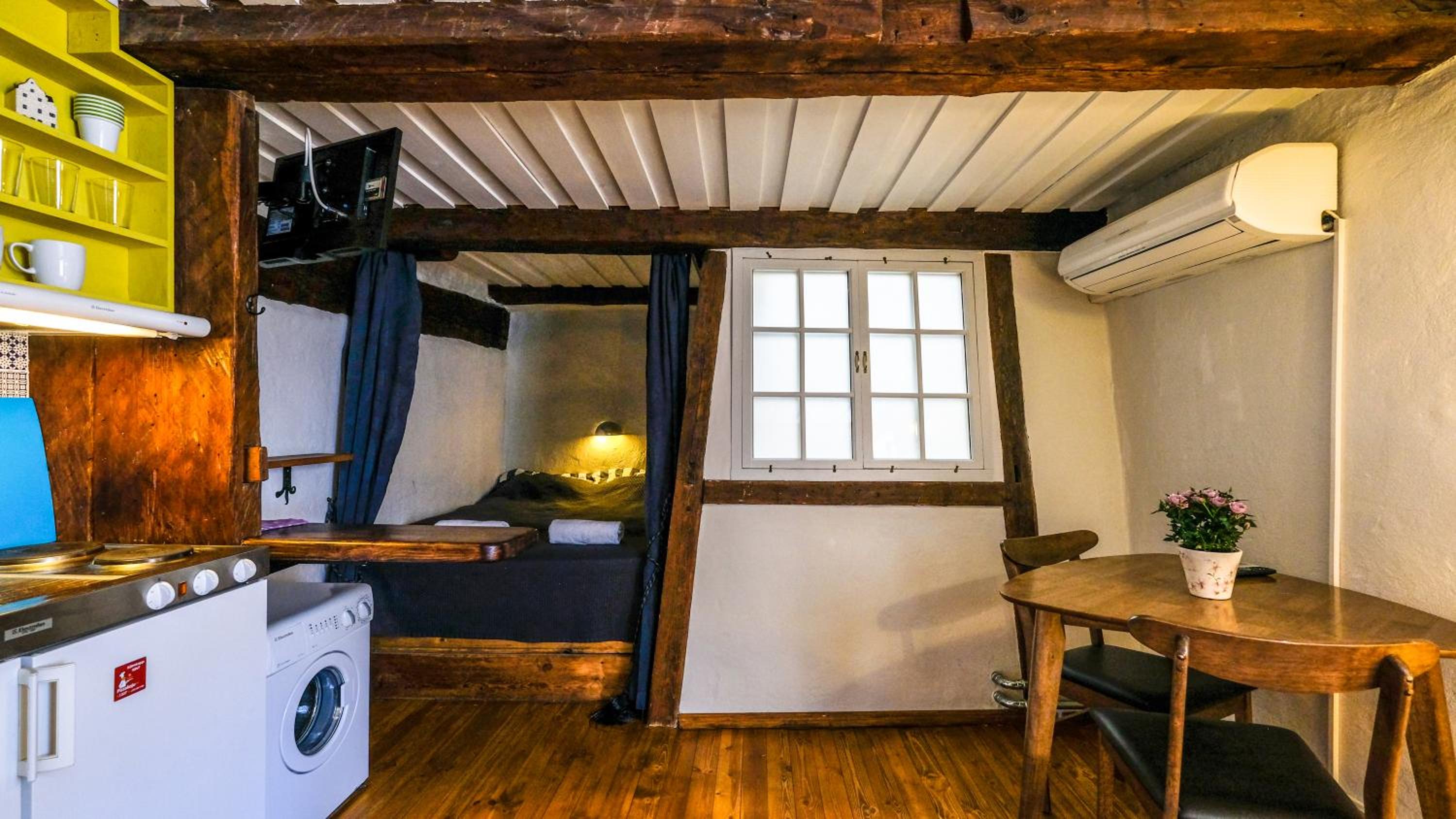 4, Blacksmith’s Attic Small - Sauna 8 photo 1