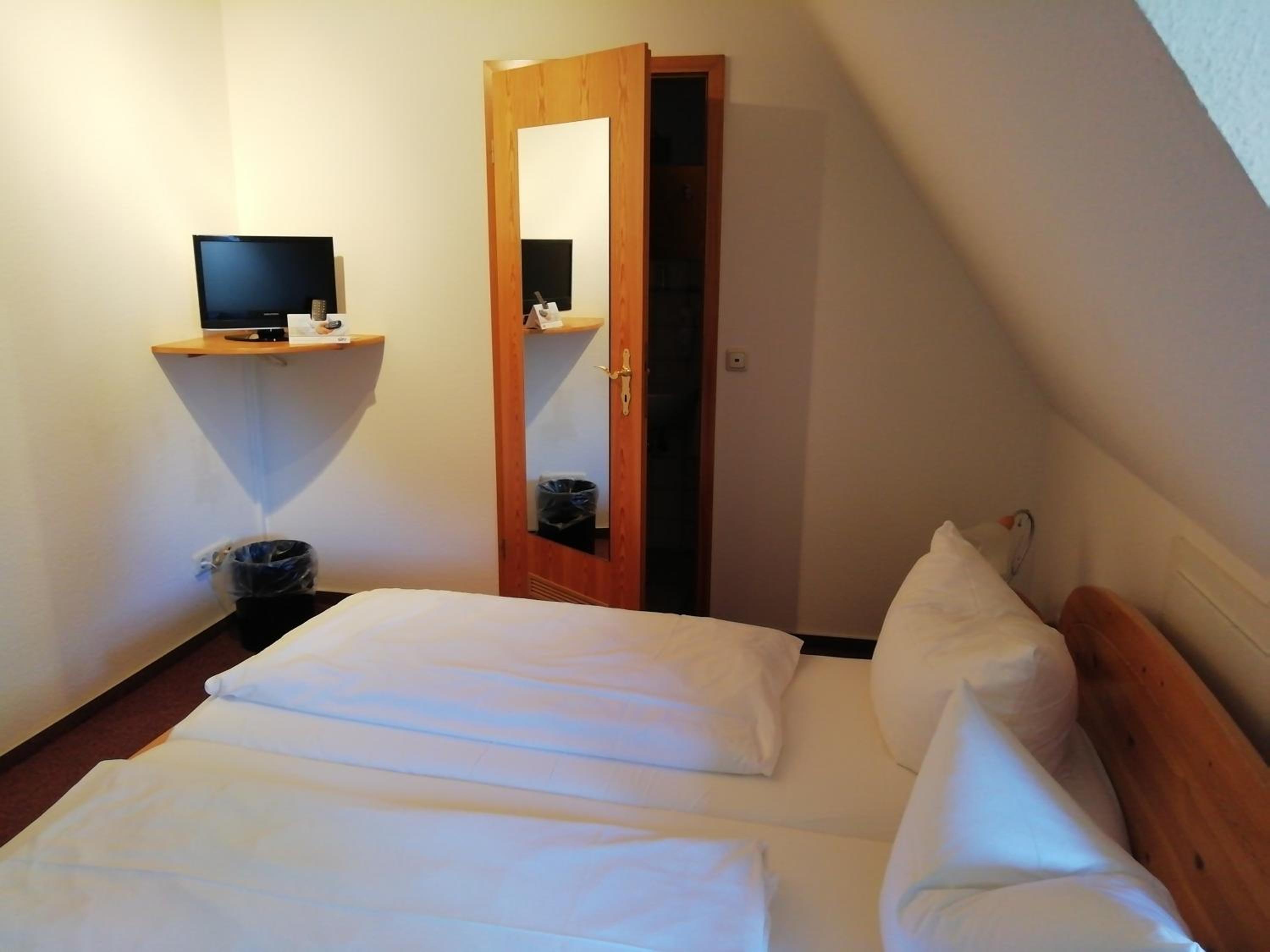 Double Room - Photo 14