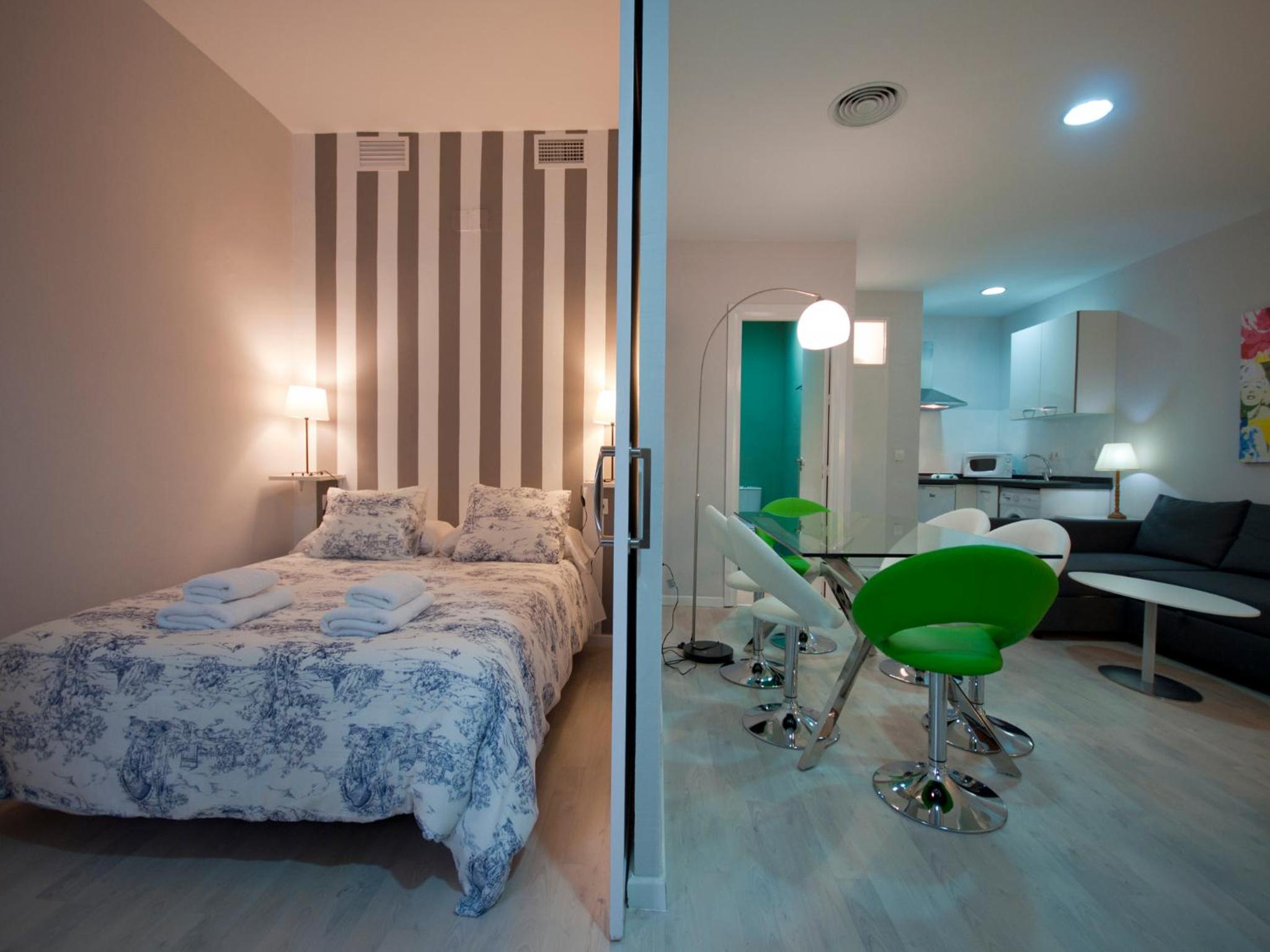 Apartamento de dos habitaciones - Argote de Molina, 23