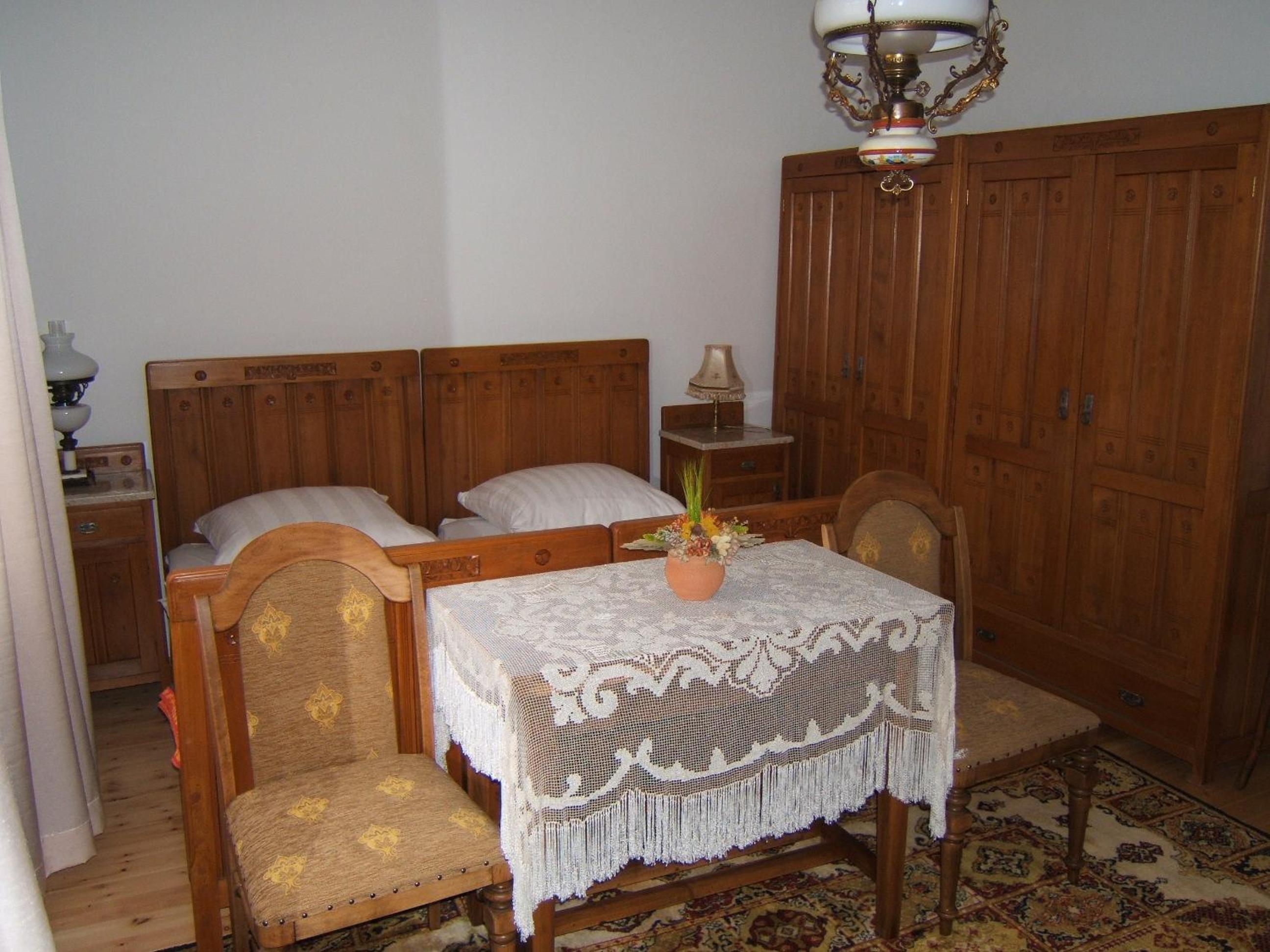 Double or Twin Room with Bathroom - Photo 5