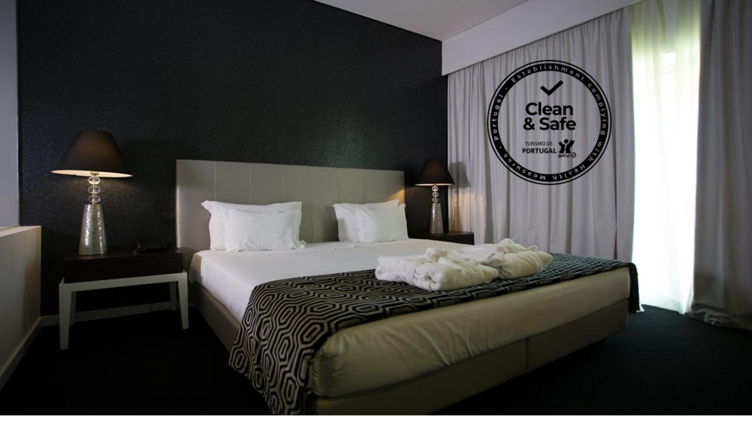 Standard Double Room - Photo 7