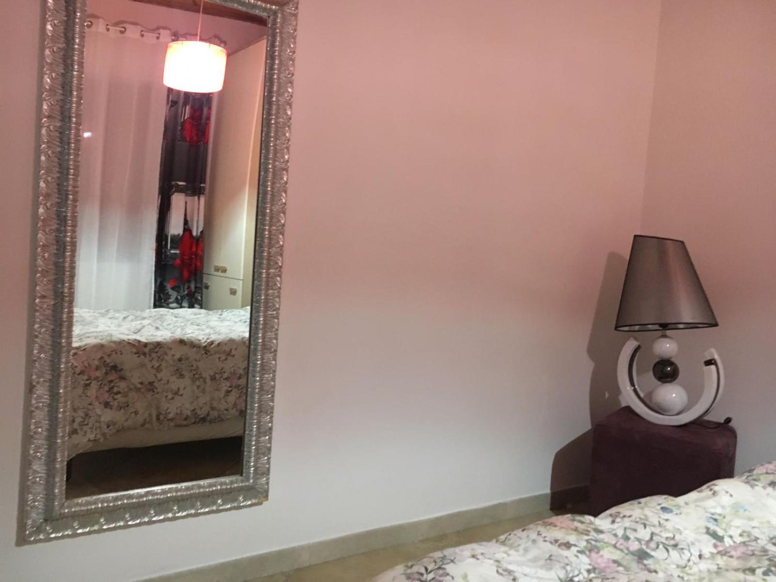 Deluxe Room (2 Adults + 1 Child) - Photo 4