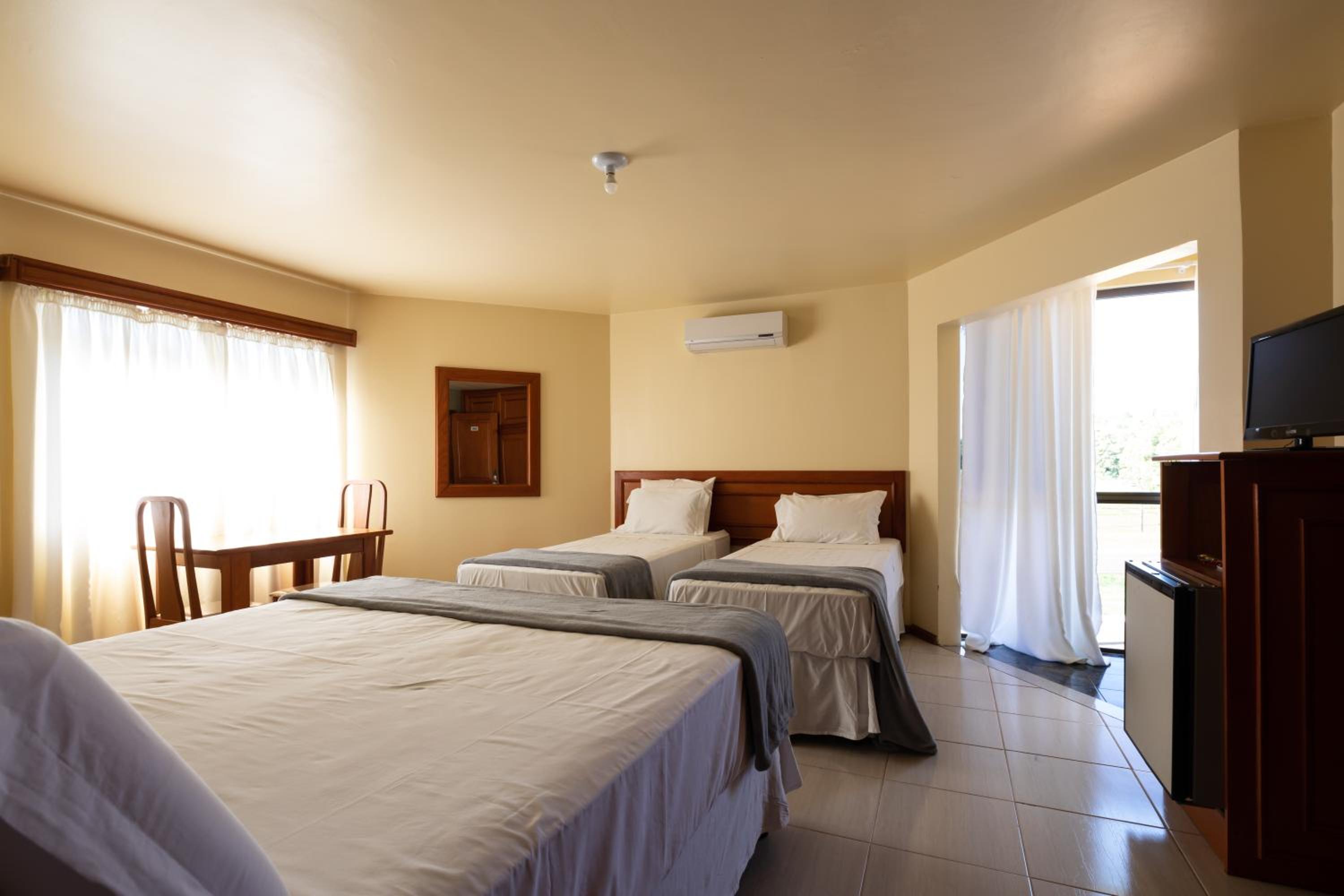 Deluxe Quadruple Room - Photo 3