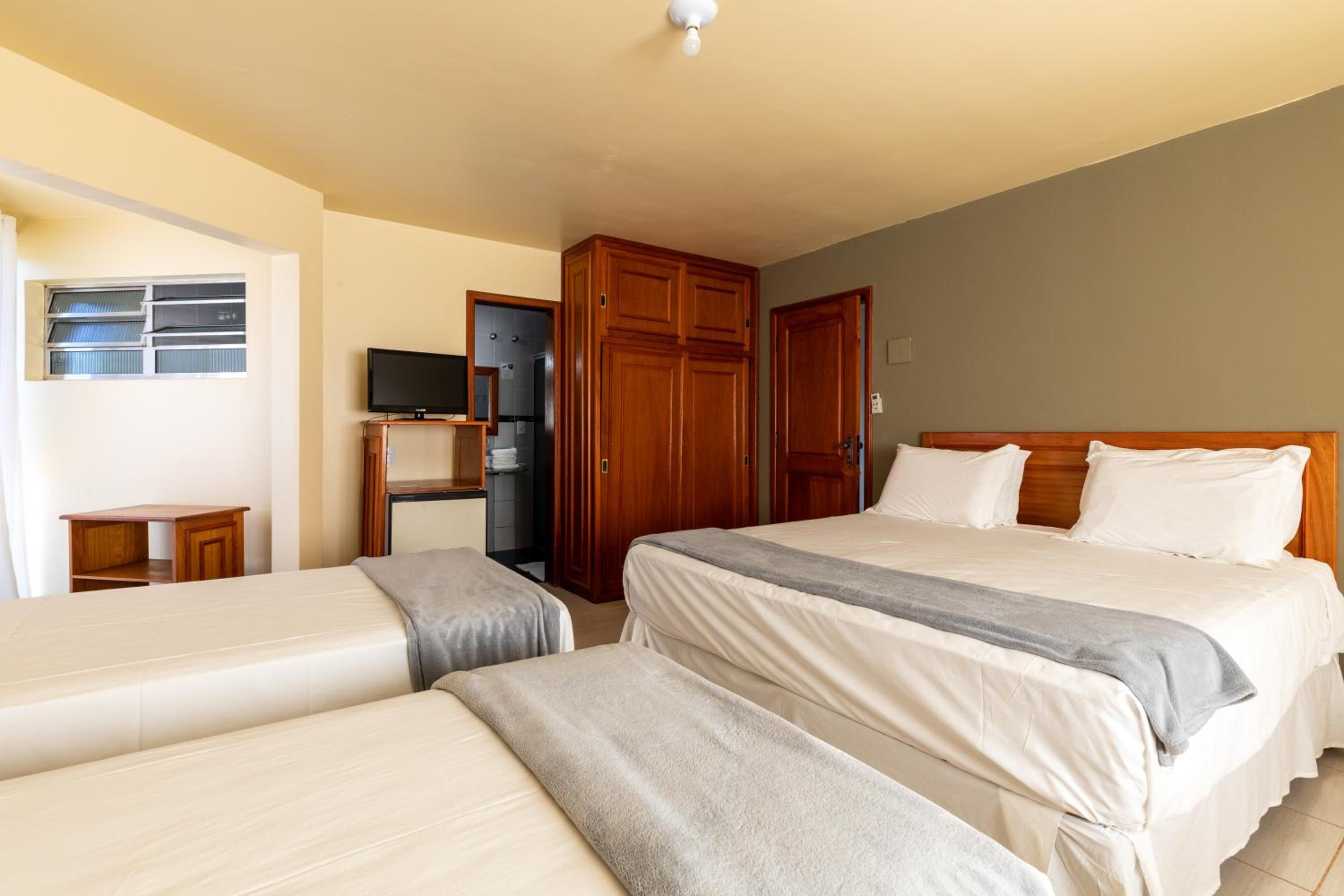 Deluxe Quadruple Room - Photo 1