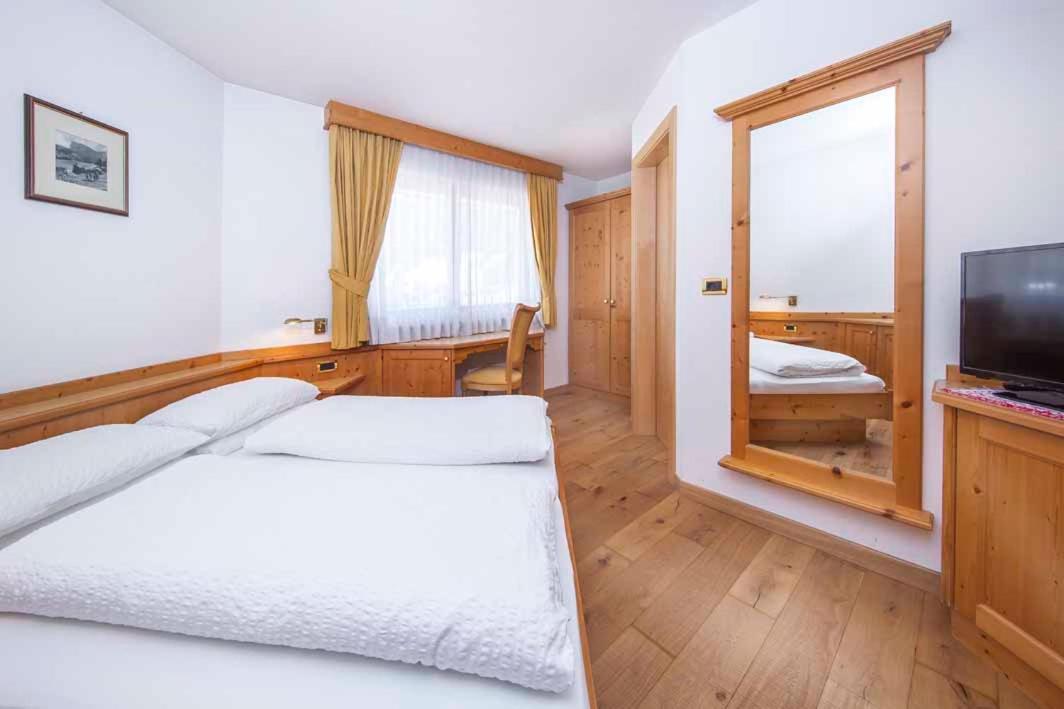 Small Double Room - Photo 1