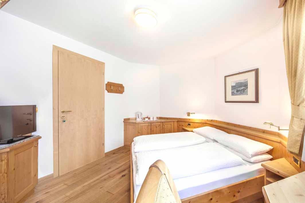 Small Double Room - Photo 3