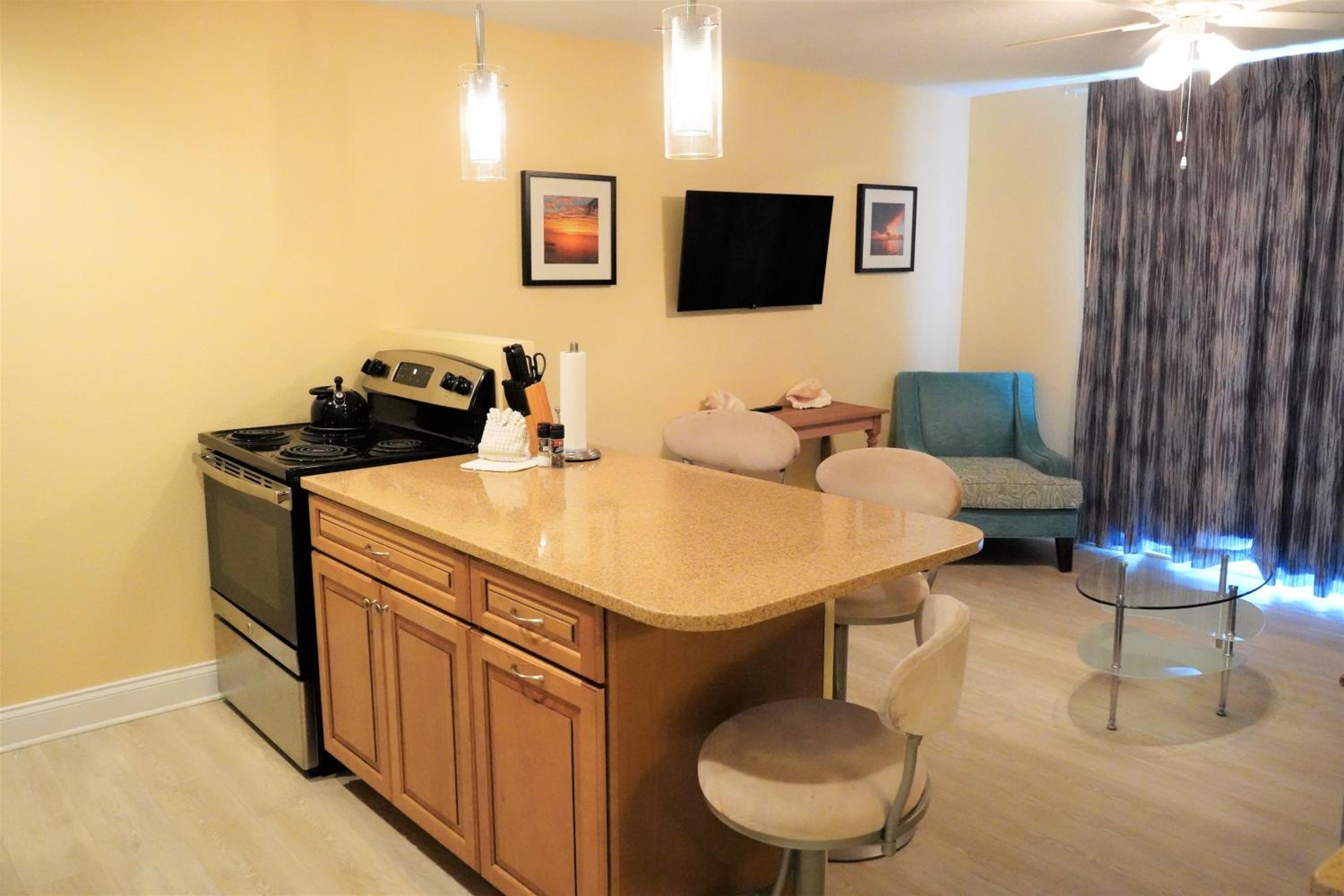 King Suite with Sofa Bed - Ocean Front - Photo 28