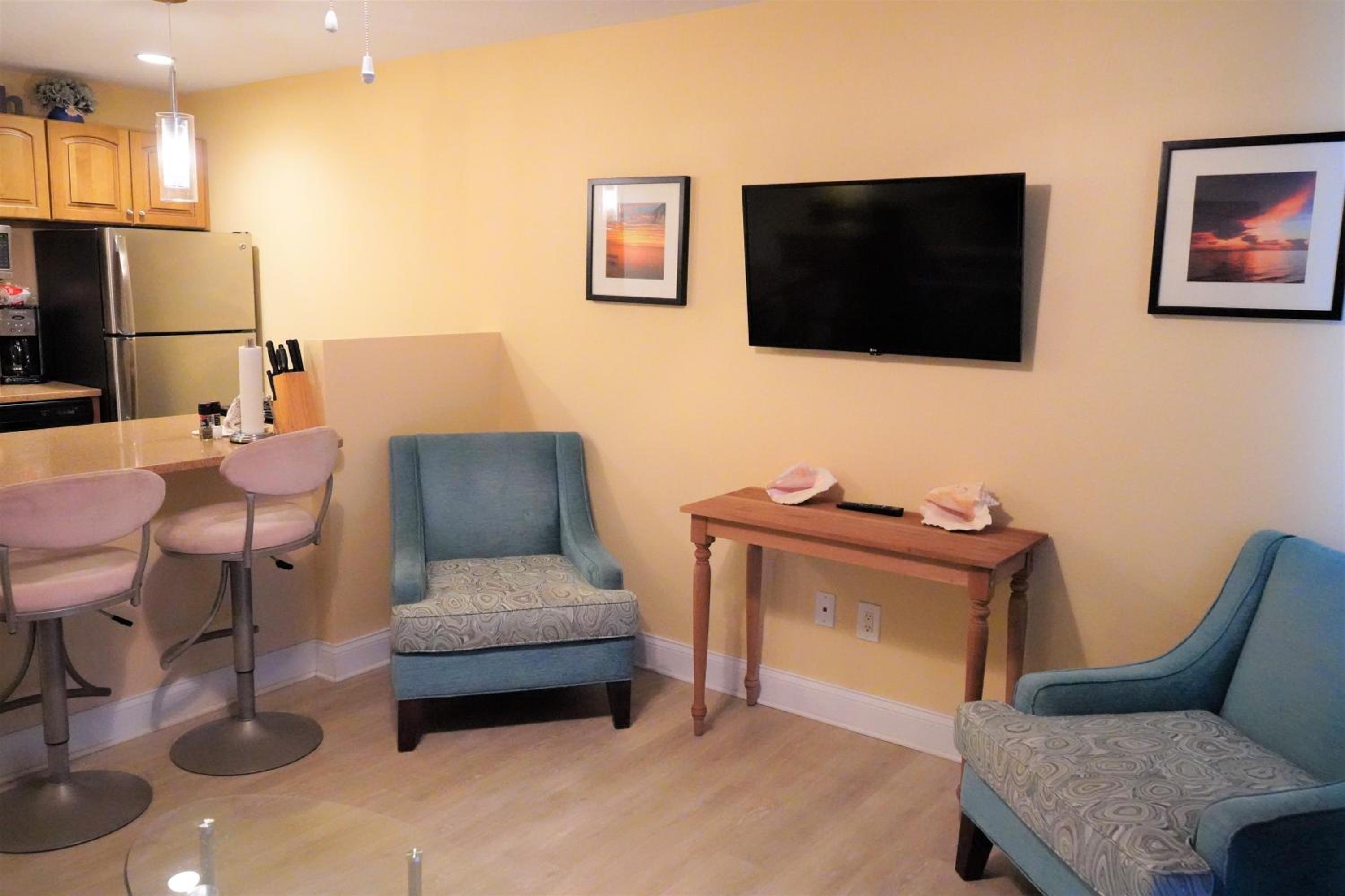 King Suite with Sofa Bed - Ocean Front - Photo 29