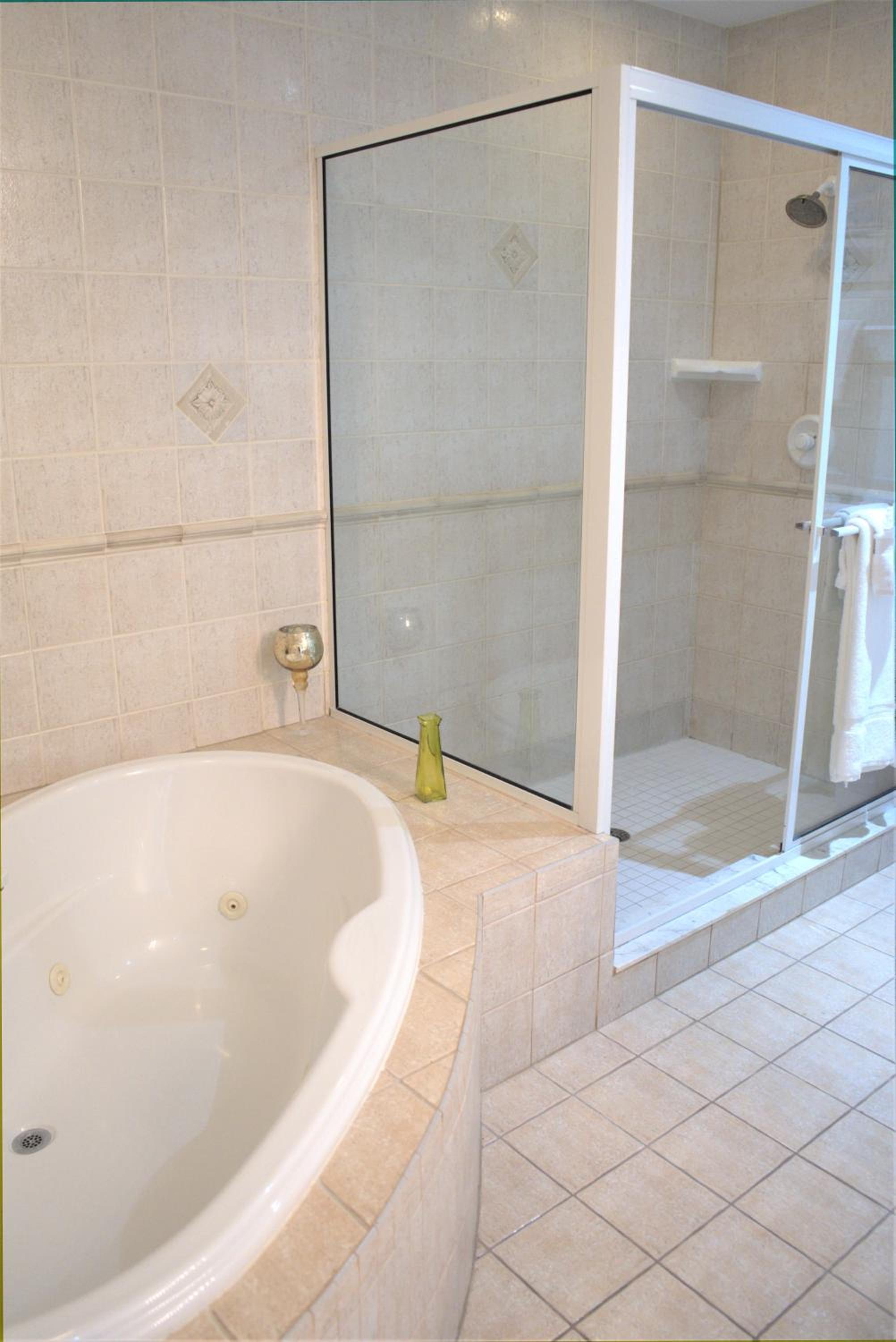 Oceanfront Three-Bedroom Villa - Photo 32