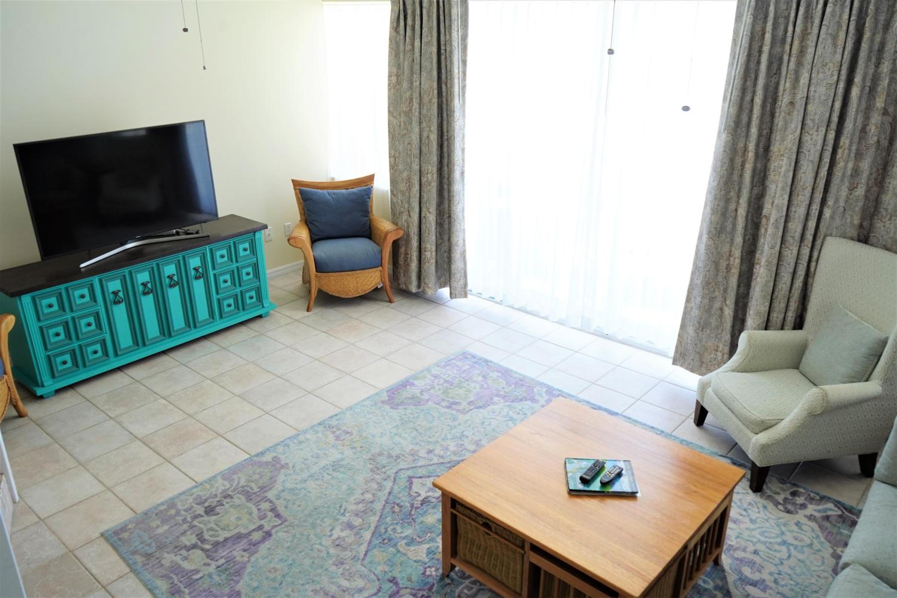 Oceanfront Three-Bedroom Villa - Photo 44