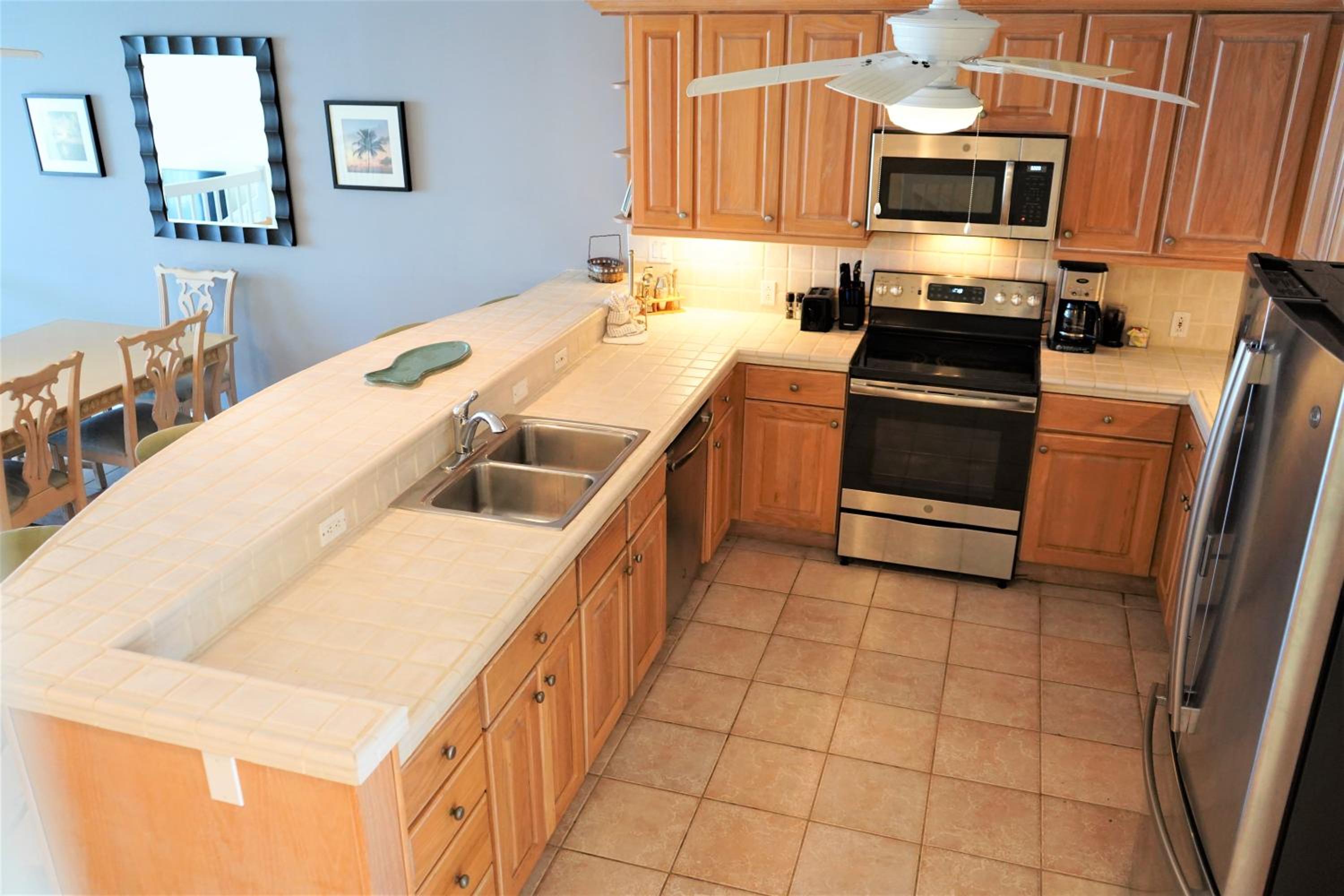 Oceanfront Three-Bedroom Villa - Photo 38