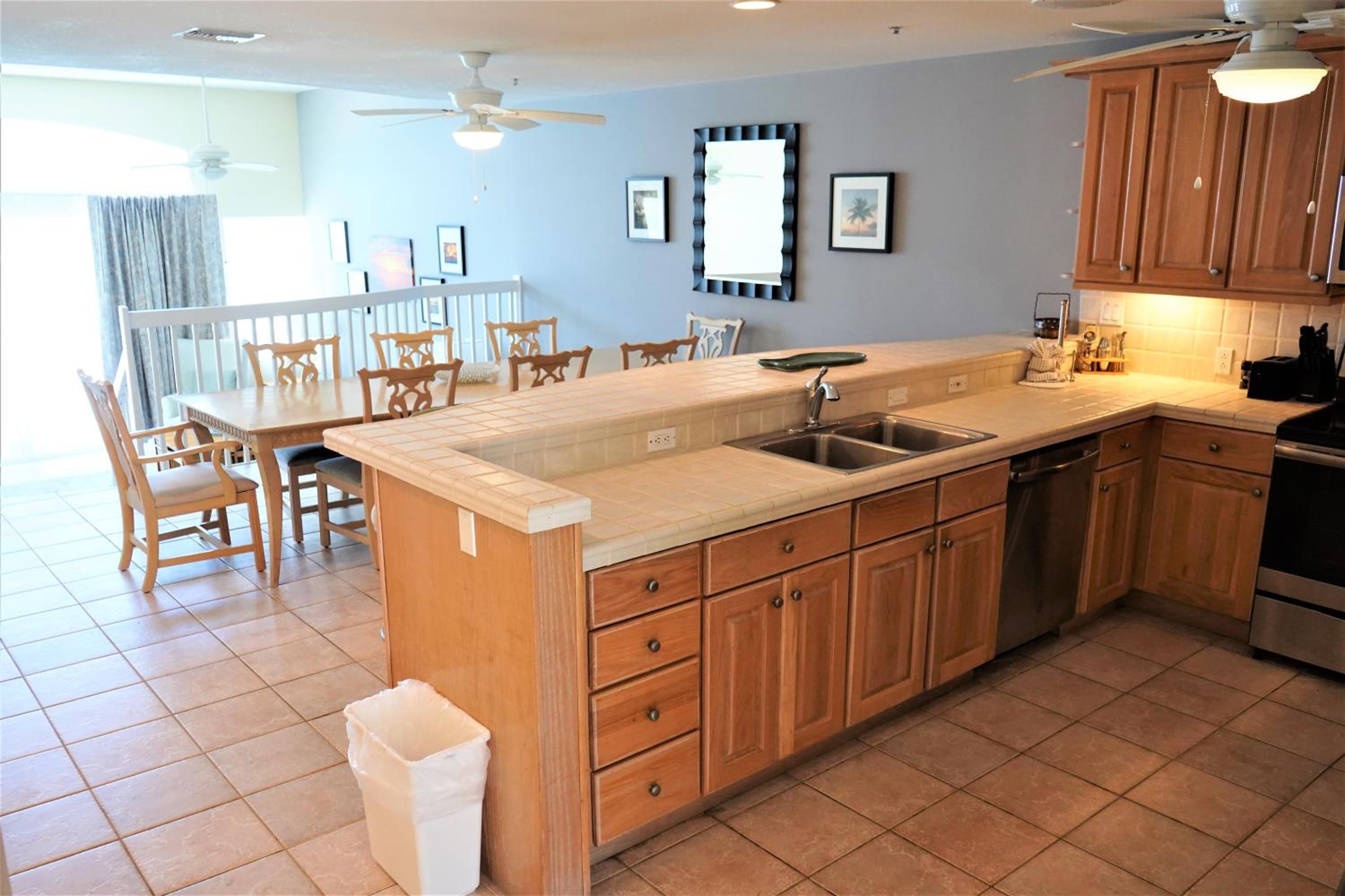 Oceanfront Three-Bedroom Villa - Photo 37