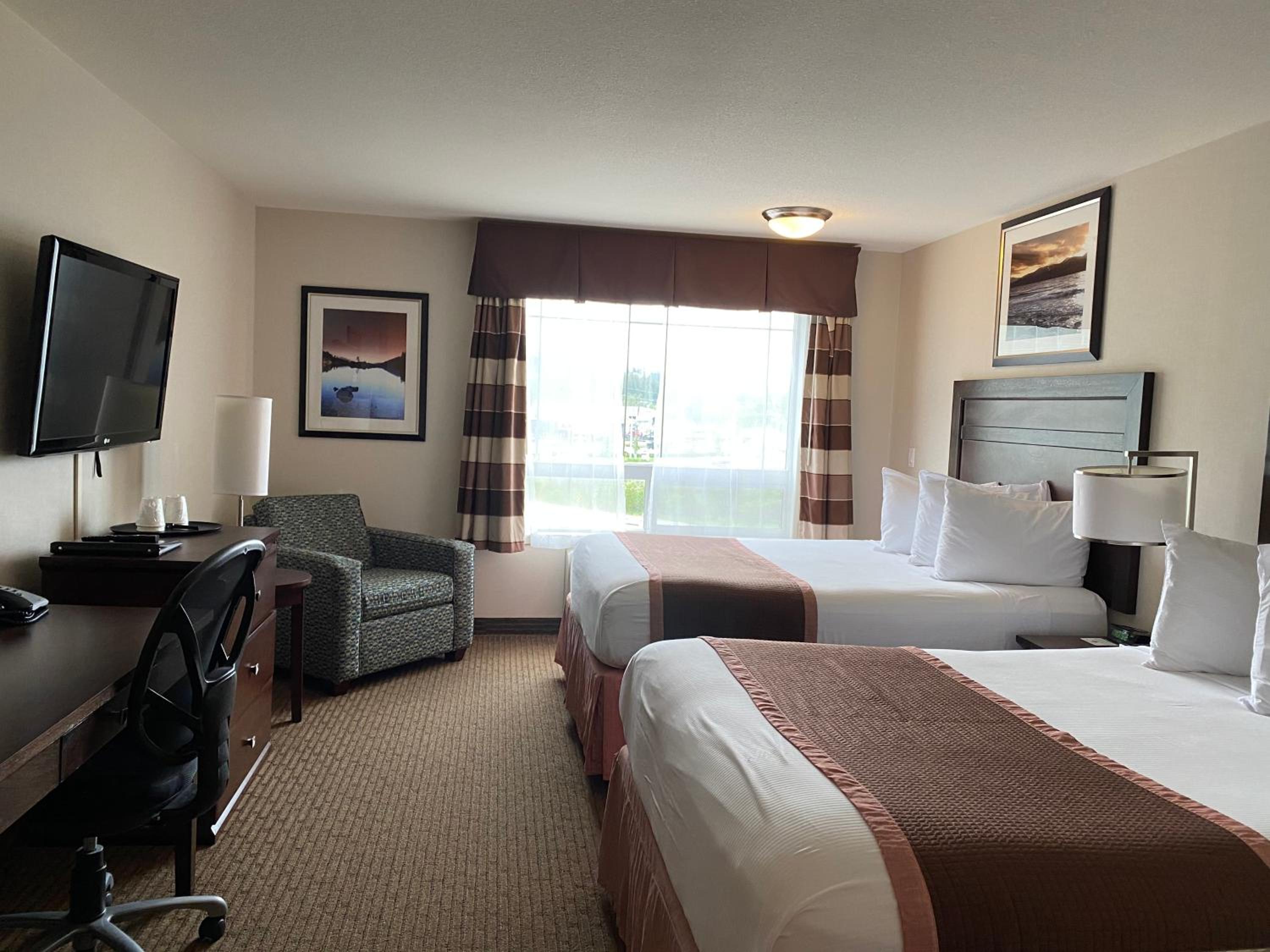 Queen Room with Two Queen Beds - Non-Smoking - Photo 2