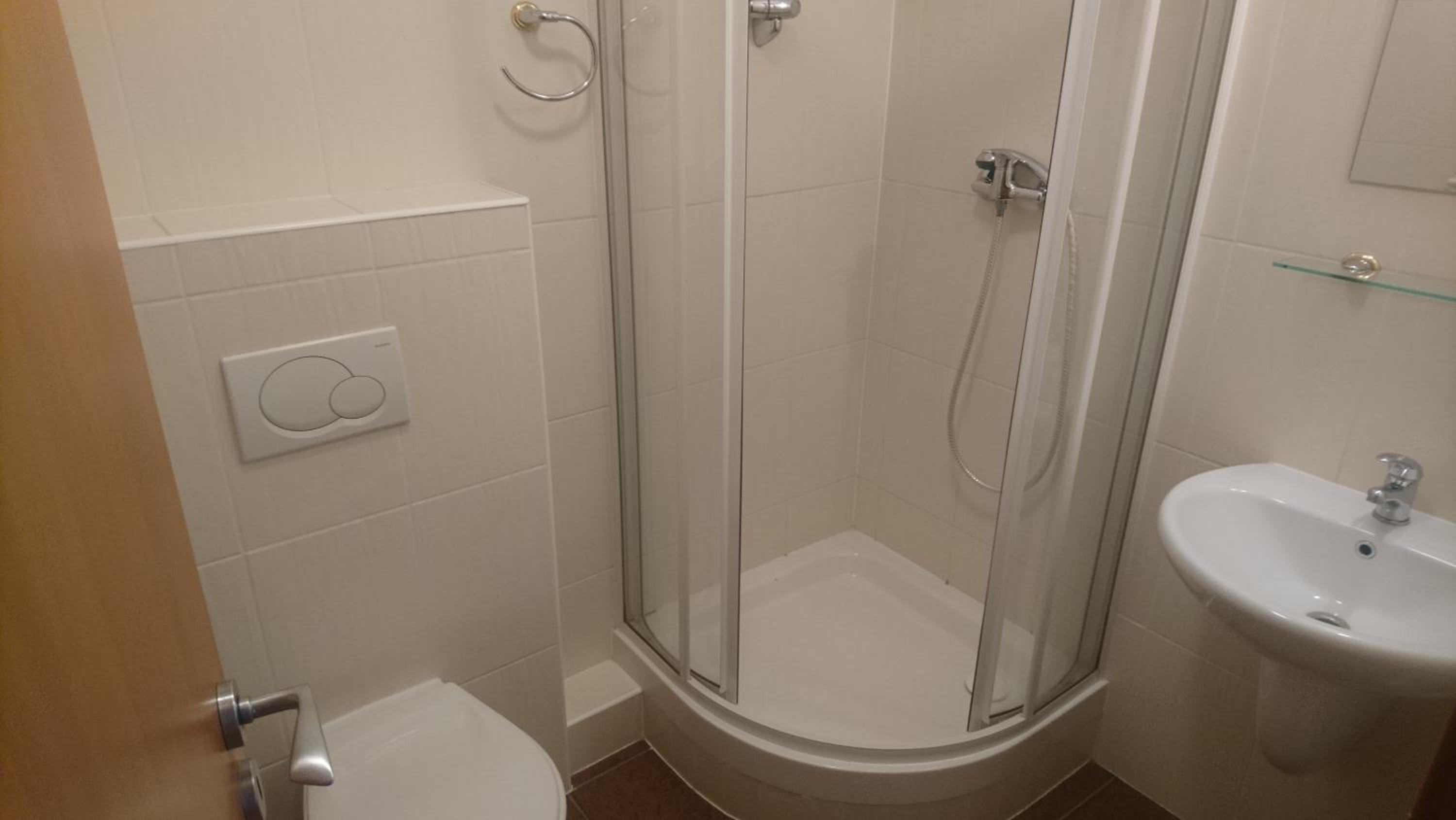 Triple Room - Photo 6
