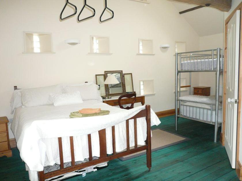 Two-Bedroom House photo 3