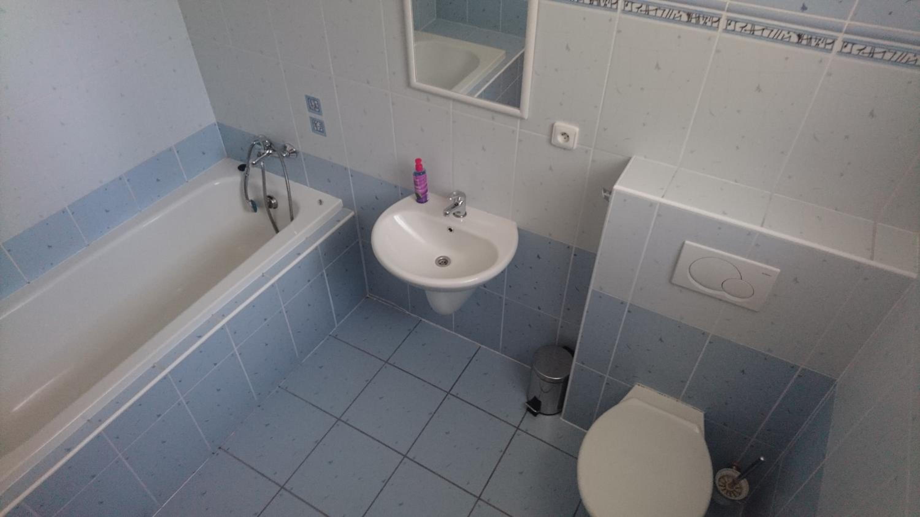 Twin Room - Photo 7