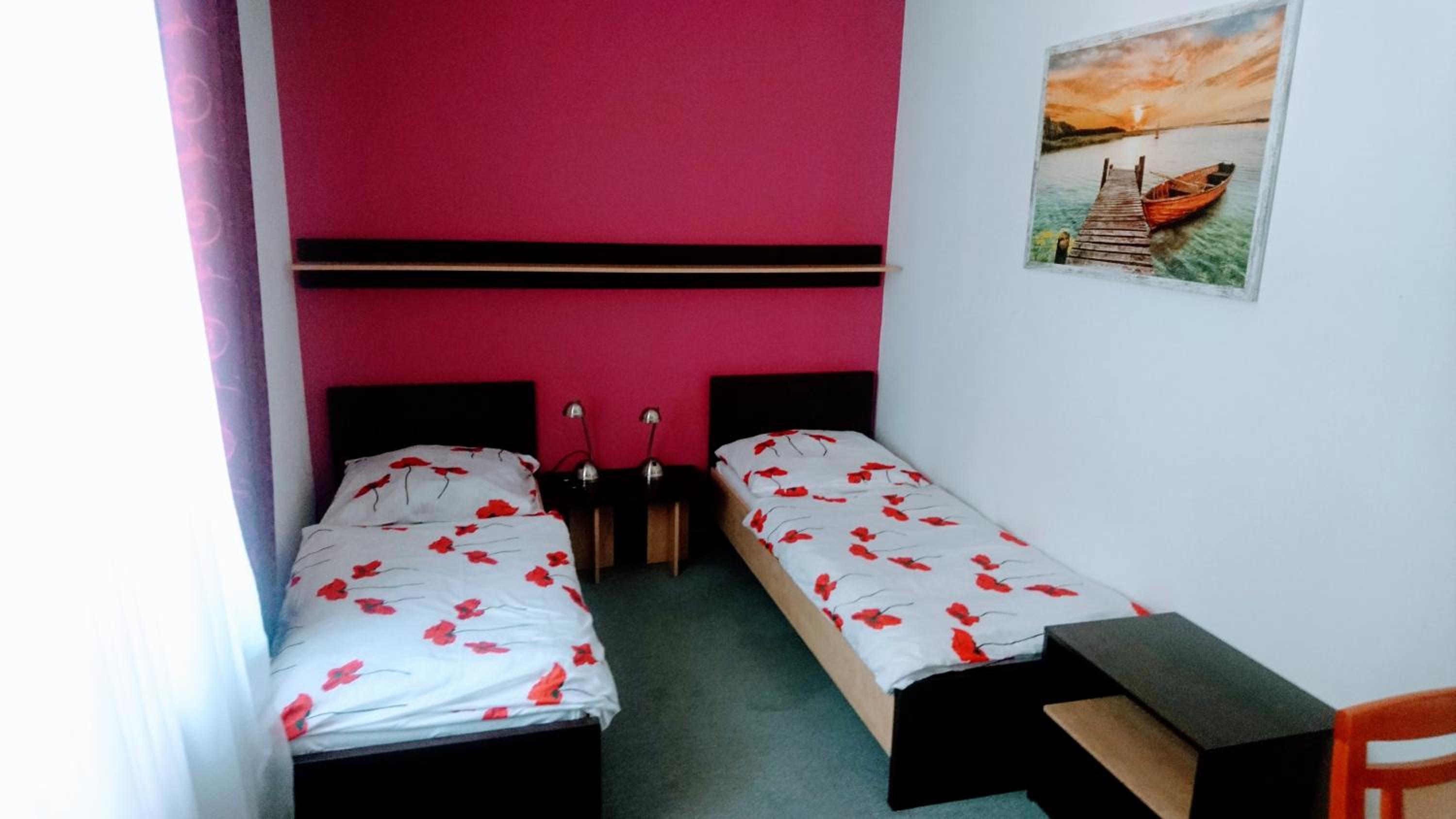 Twin Room - Photo 1