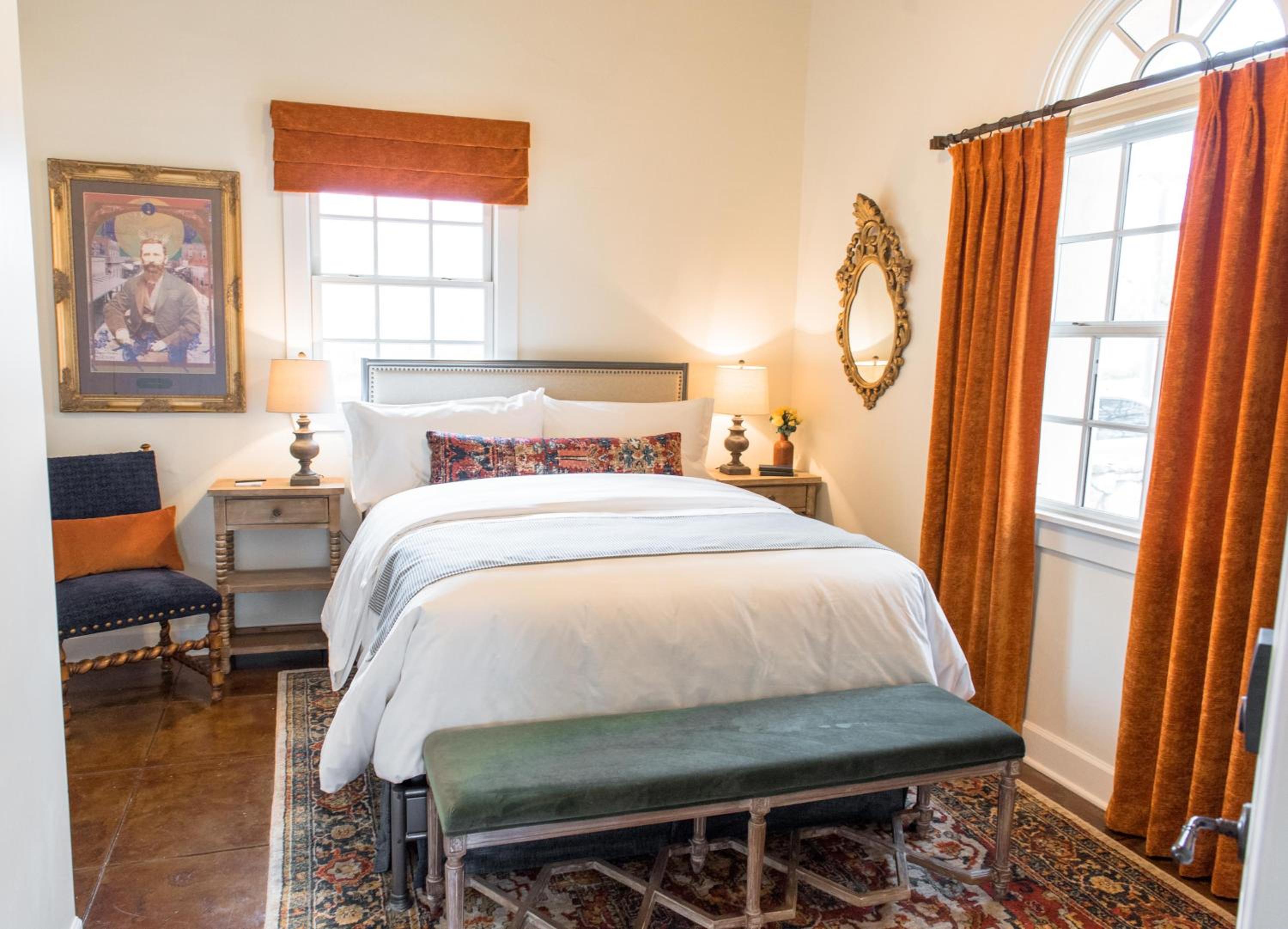 Deluxe Queen Room